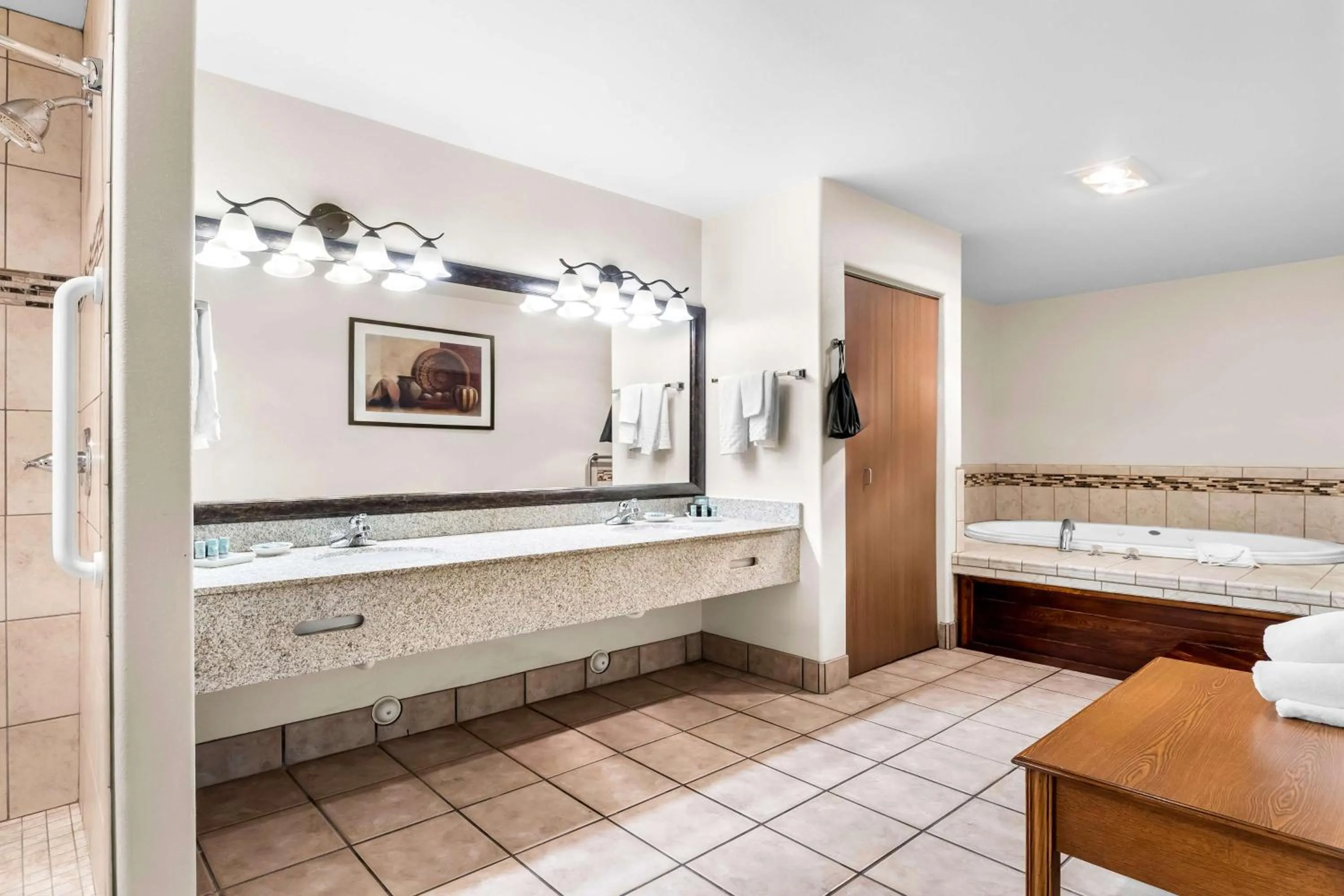 Bathroom in Best Western Grande River Inn & Suites