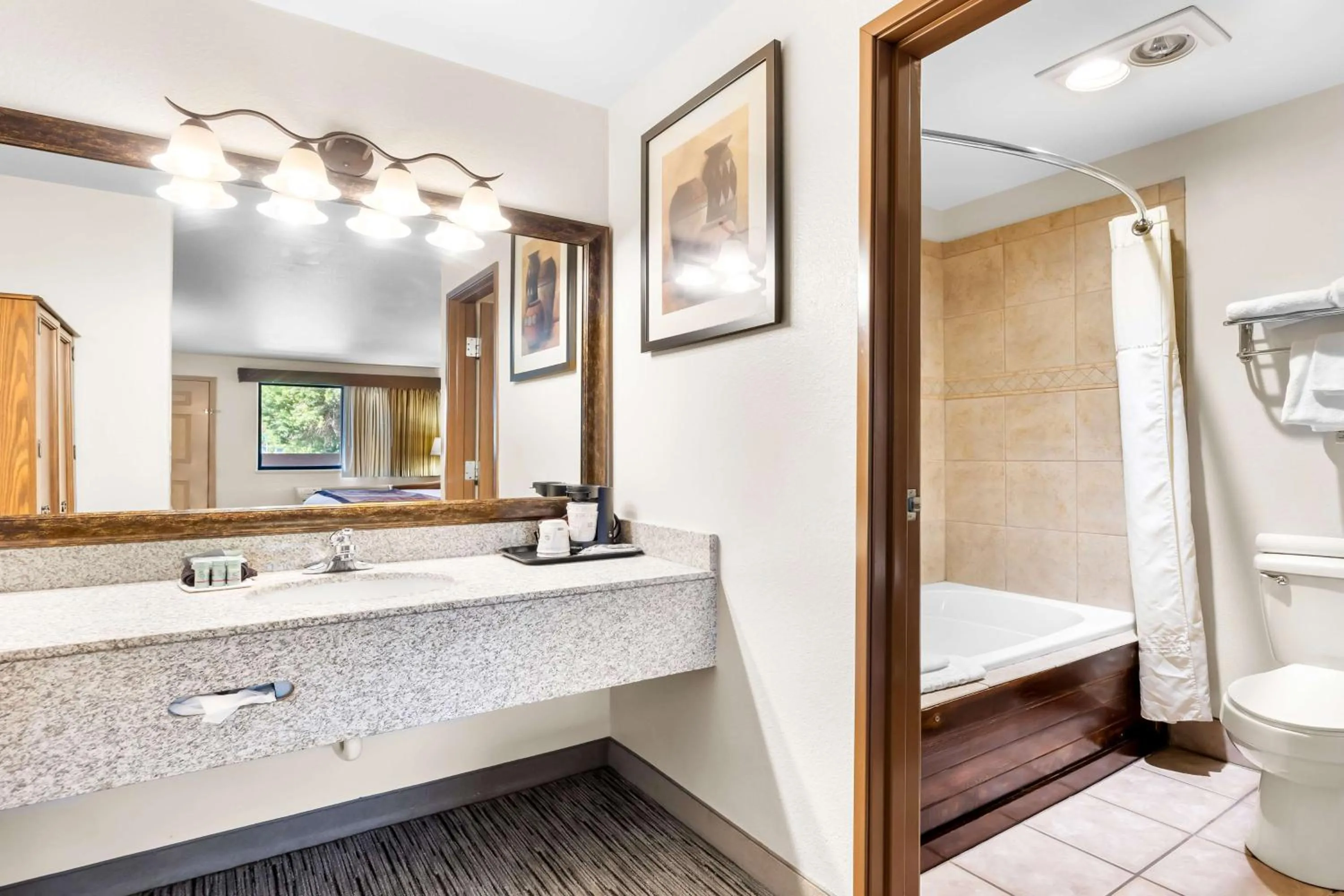 Bedroom in Best Western Grande River Inn & Suites