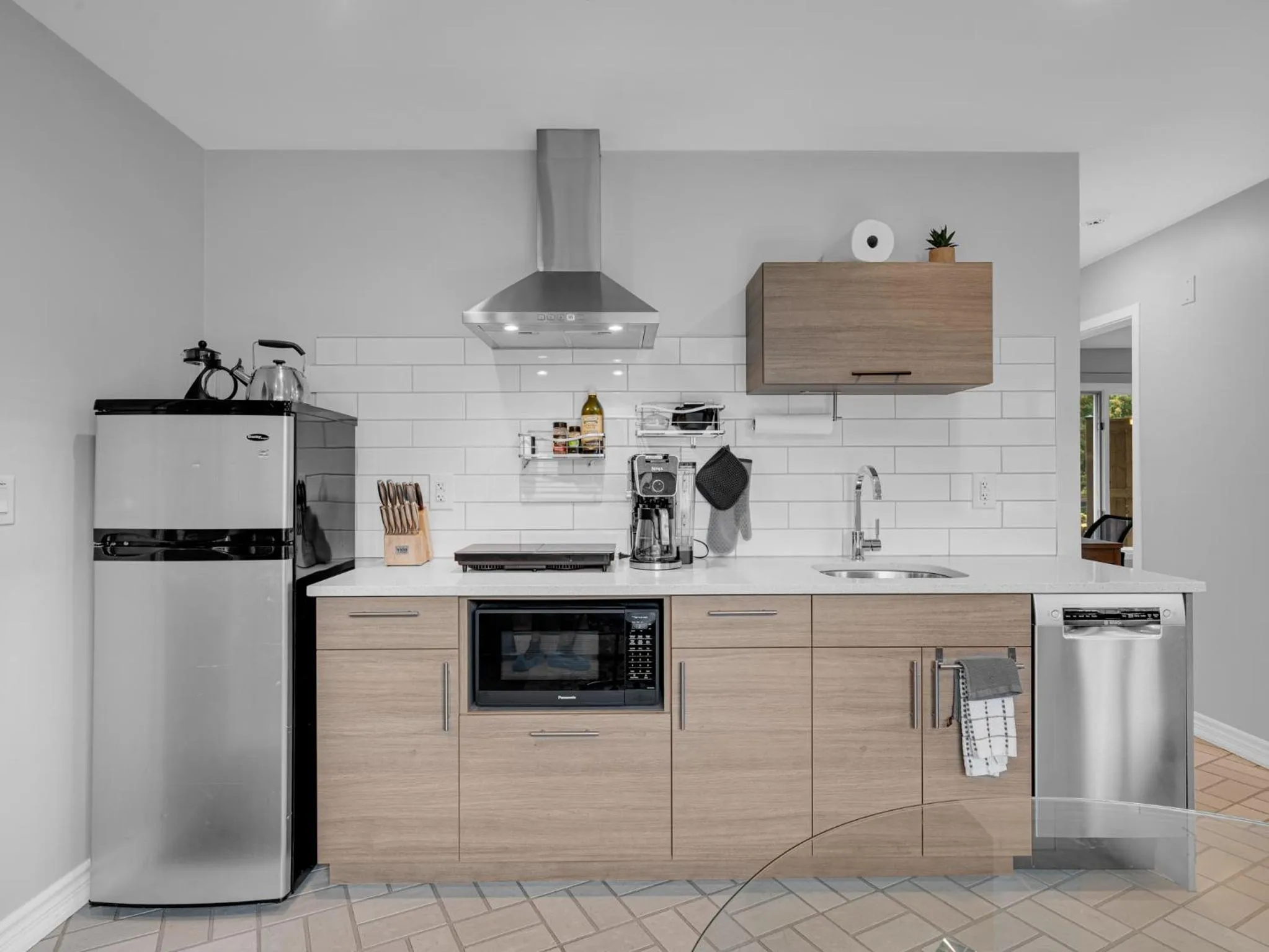 Kitchen or kitchenette in Coastal Suite #1 Cozy Suite #2 - Seacliff Beach Suites