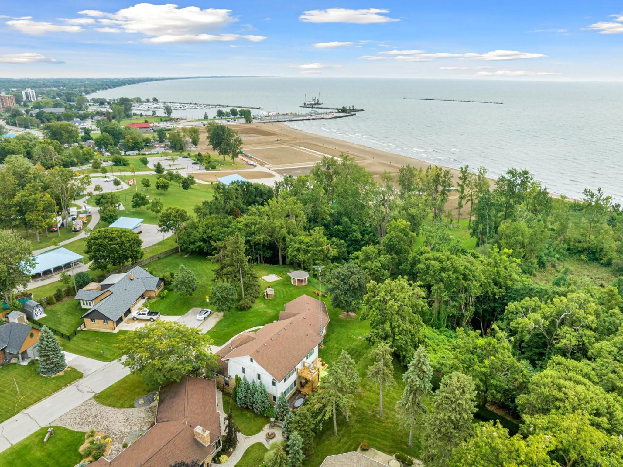 Beach in Coastal Suite #1 Cozy Suite #2 - Seacliff Beach Suites