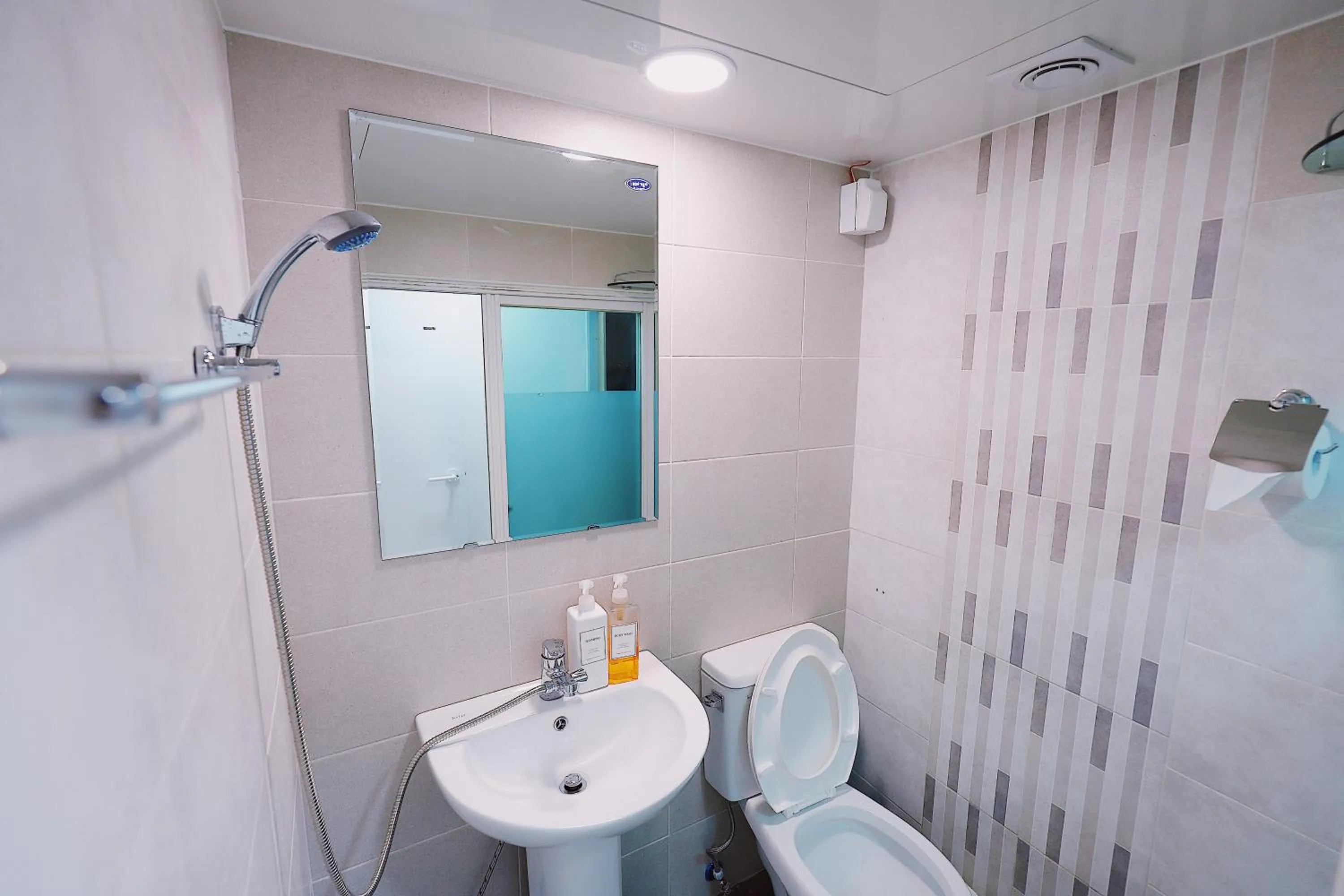 Toilet in Fully Mini Hotel