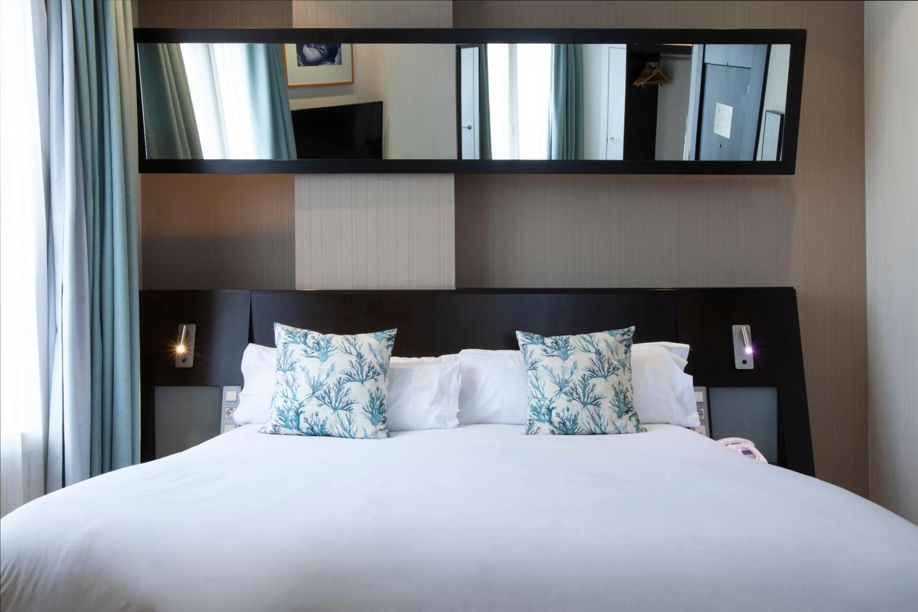 Bed in Petit Palace Ruzafa