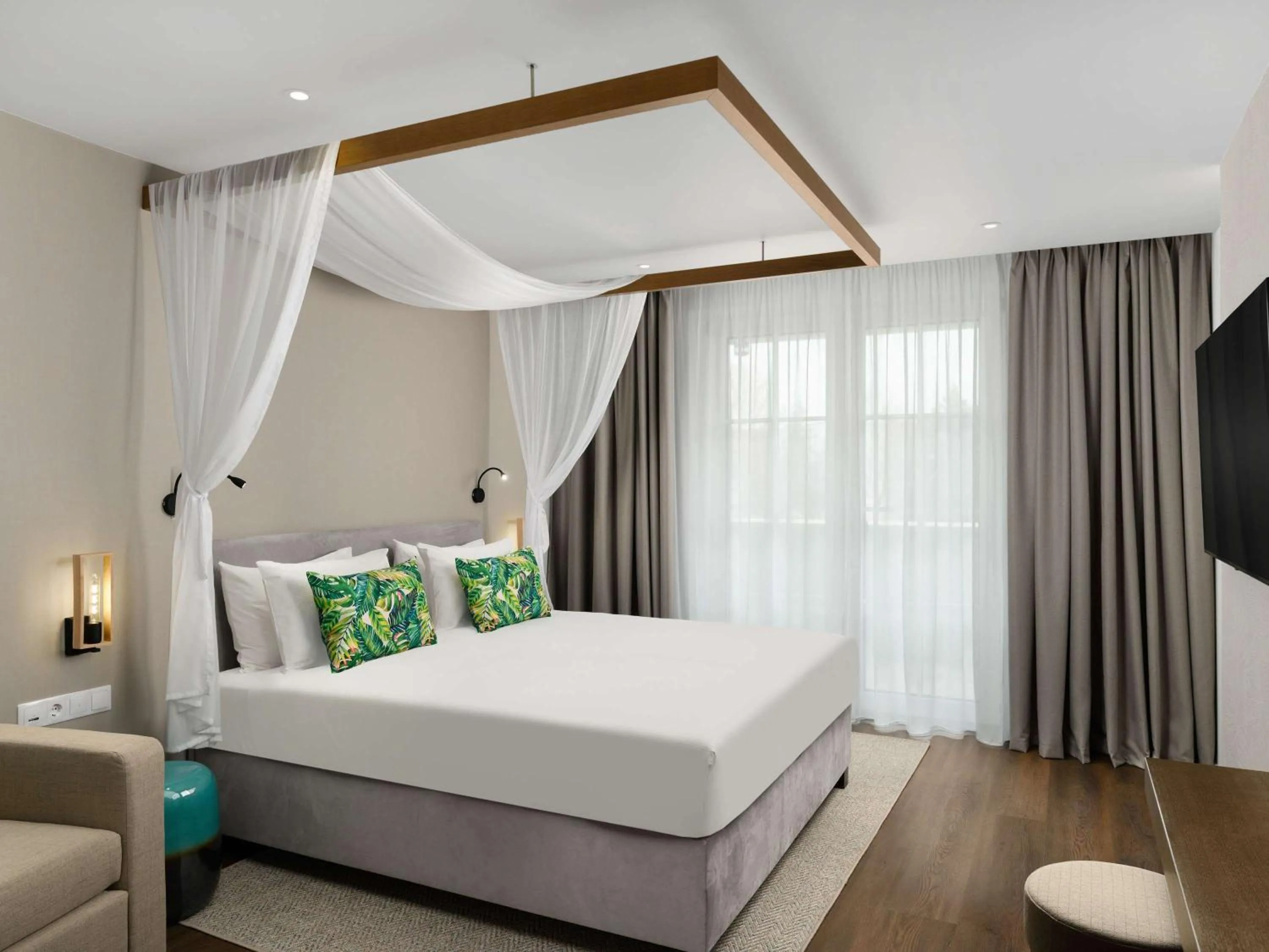 Bedroom, Bed in Mövenpick Balaland Resort Lake Balaton