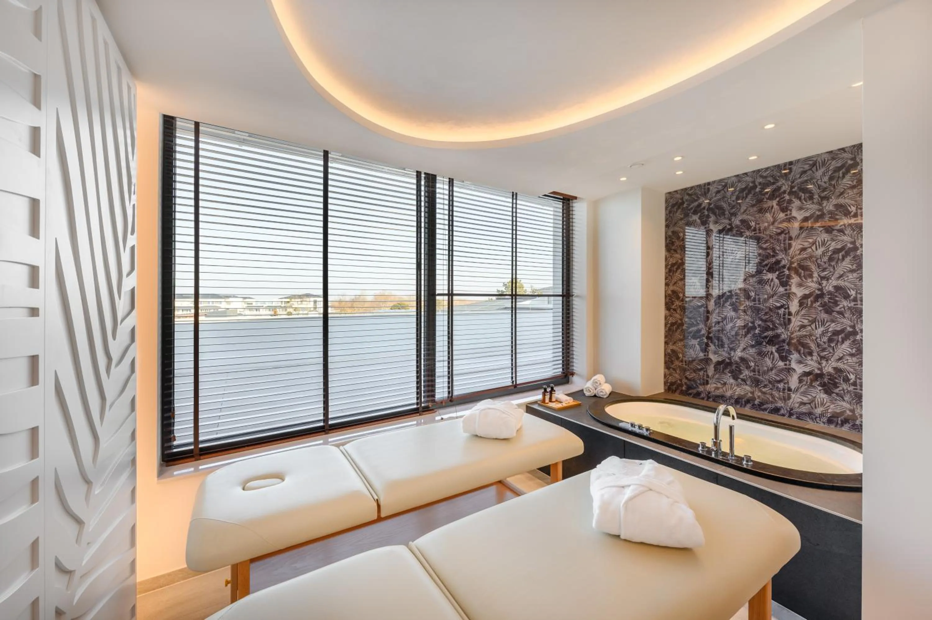 Massage, Bed in Mövenpick Balaland Resort Lake Balaton