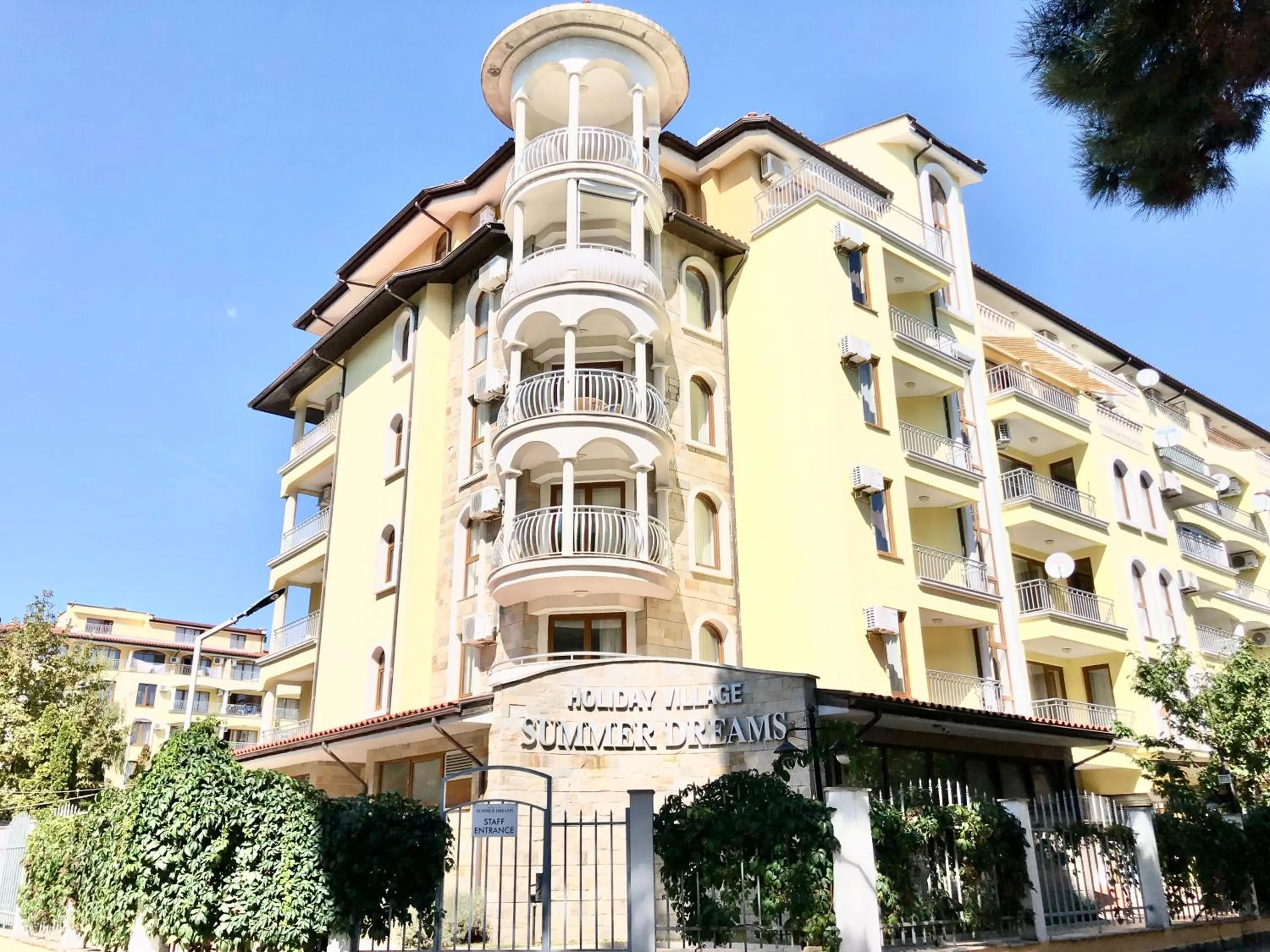 Property building in Summer Dreams - Menada Apartments