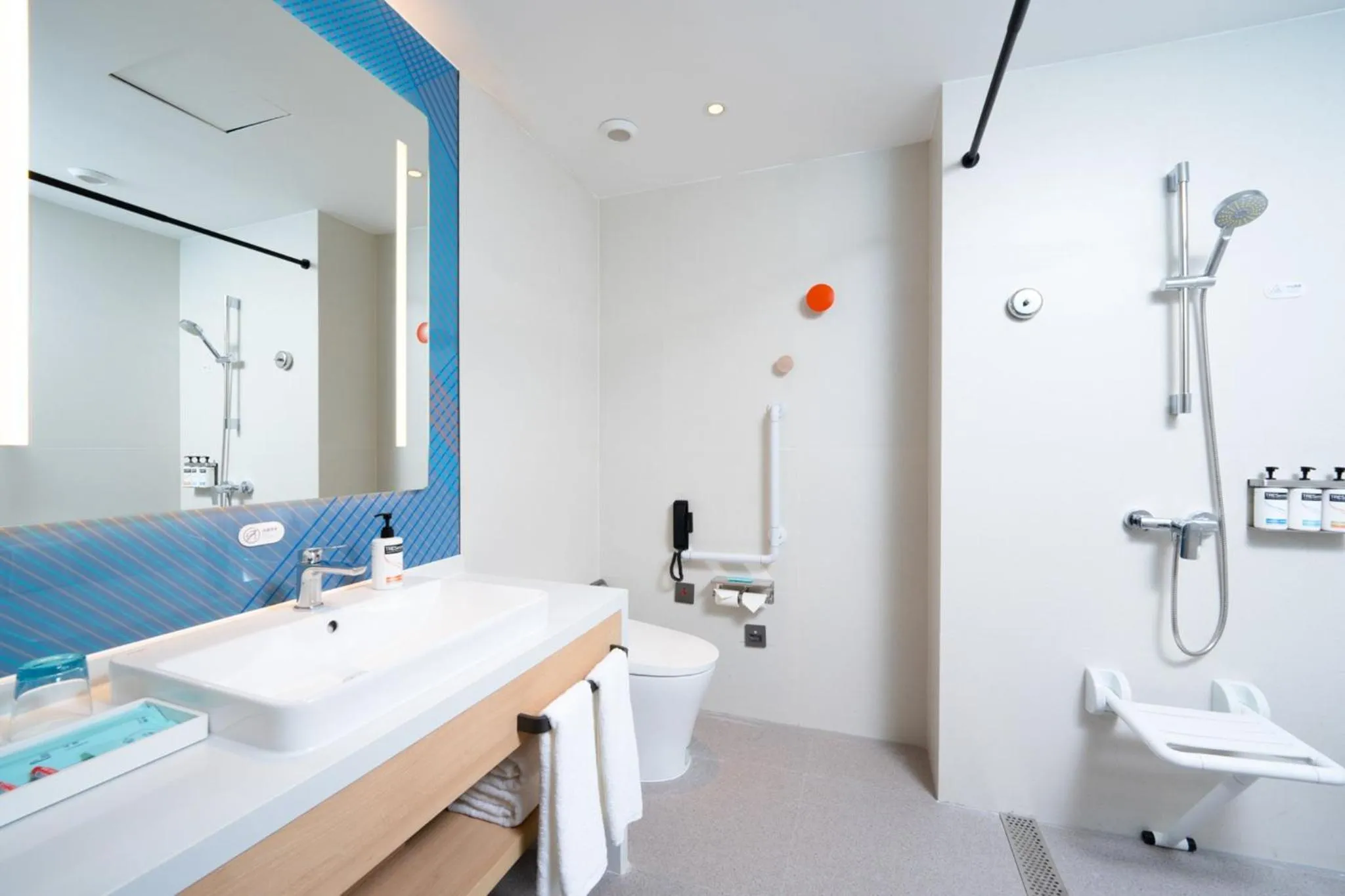 Bathroom in Holiday Inn Express Zhengzhou Nongye Road by IHG