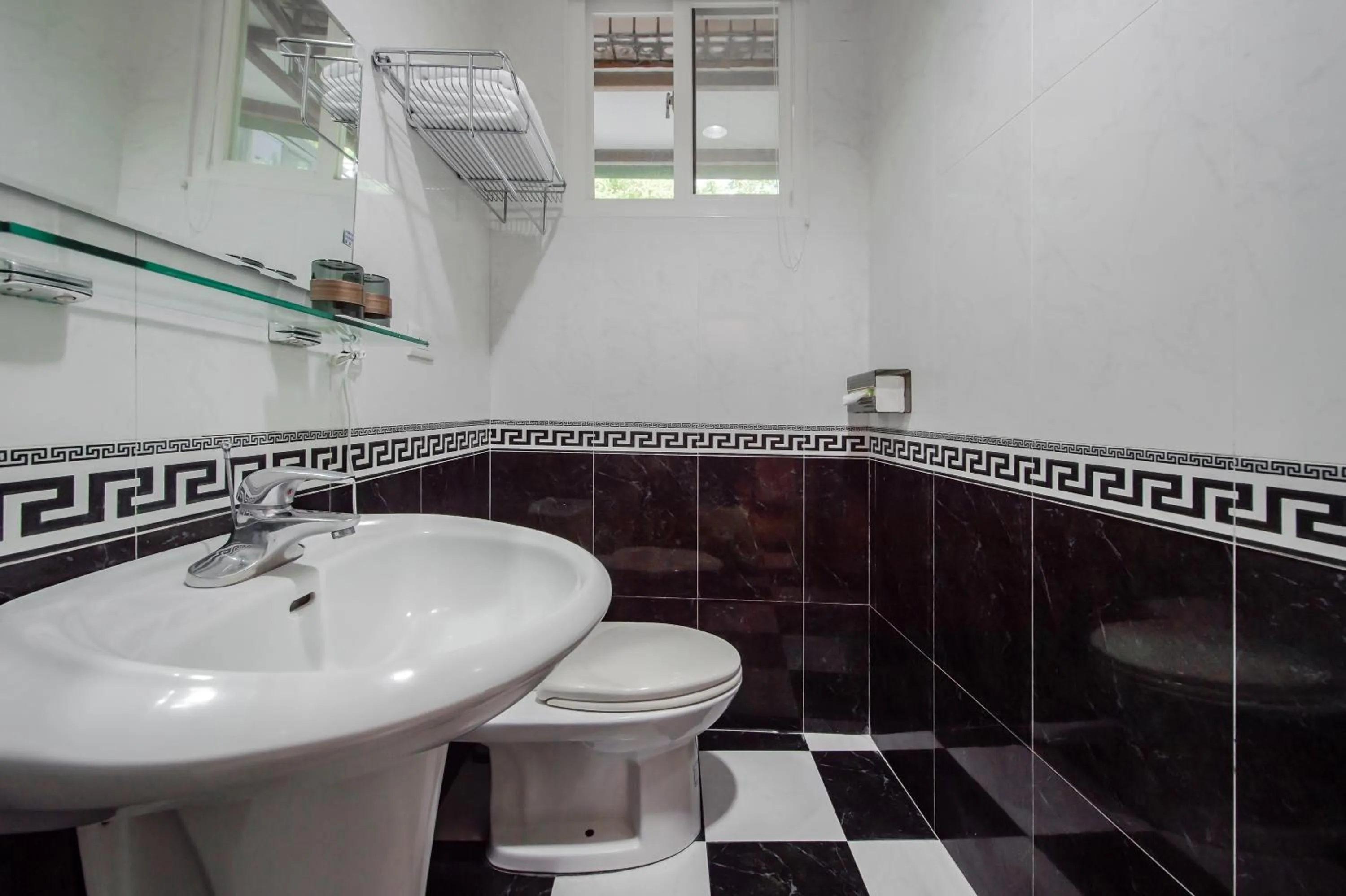 Bathroom in Jiufen The Dragon Smart Stay