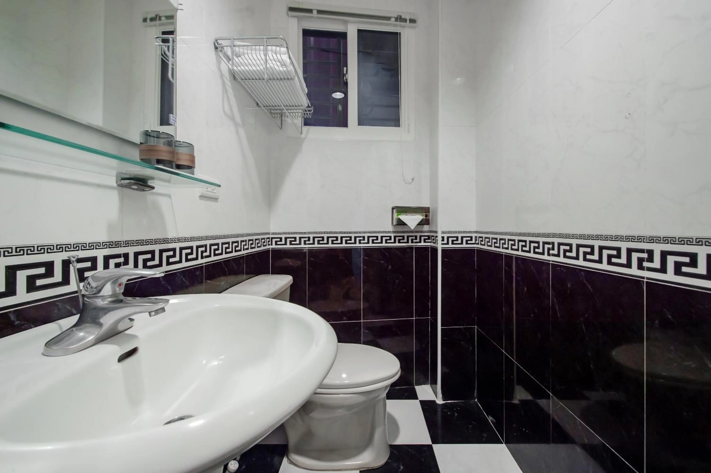 Bathroom in Jiufen The Dragon Smart Stay