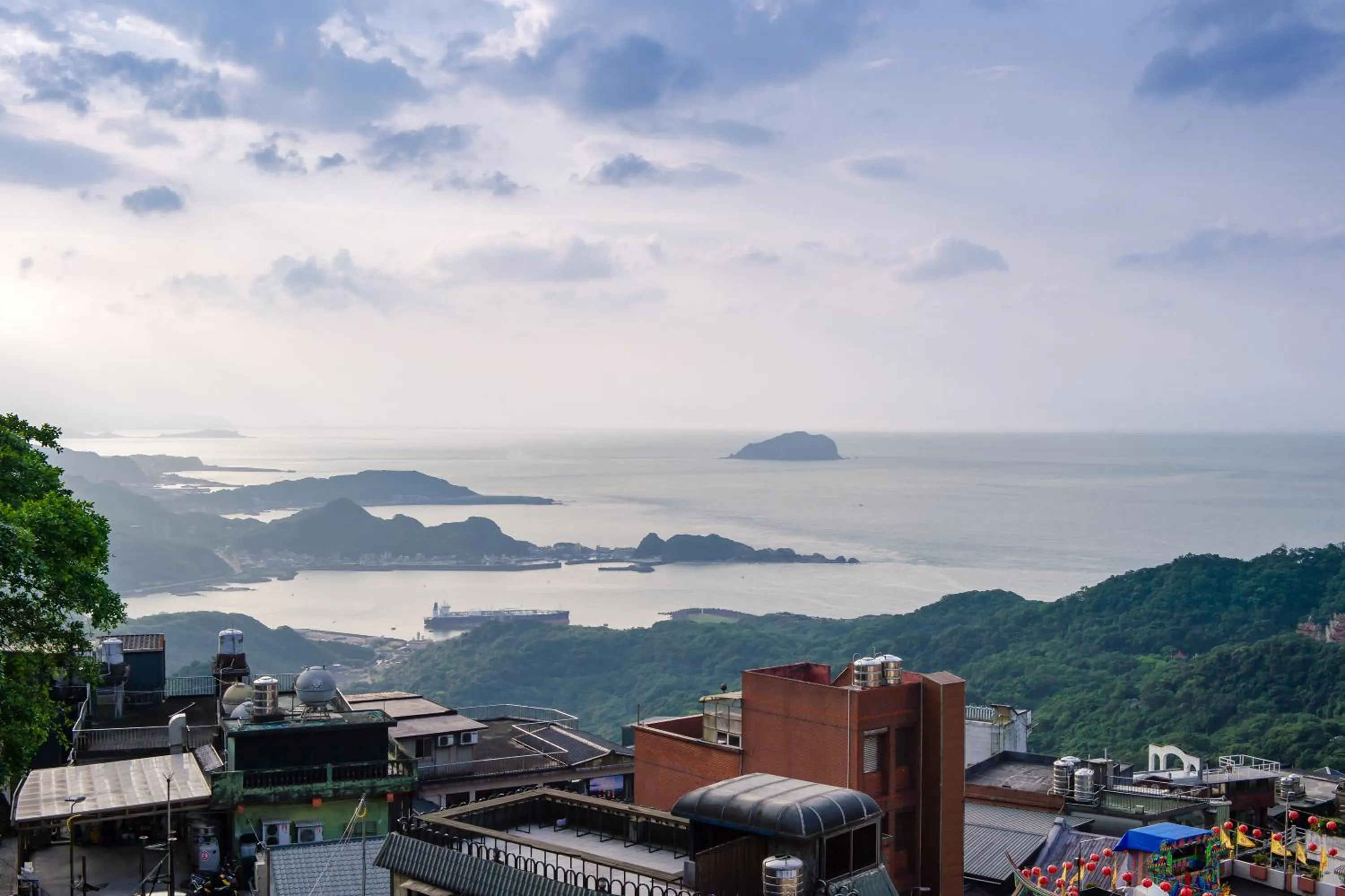 Mountain view in Jiufen The Dragon Smart Stay