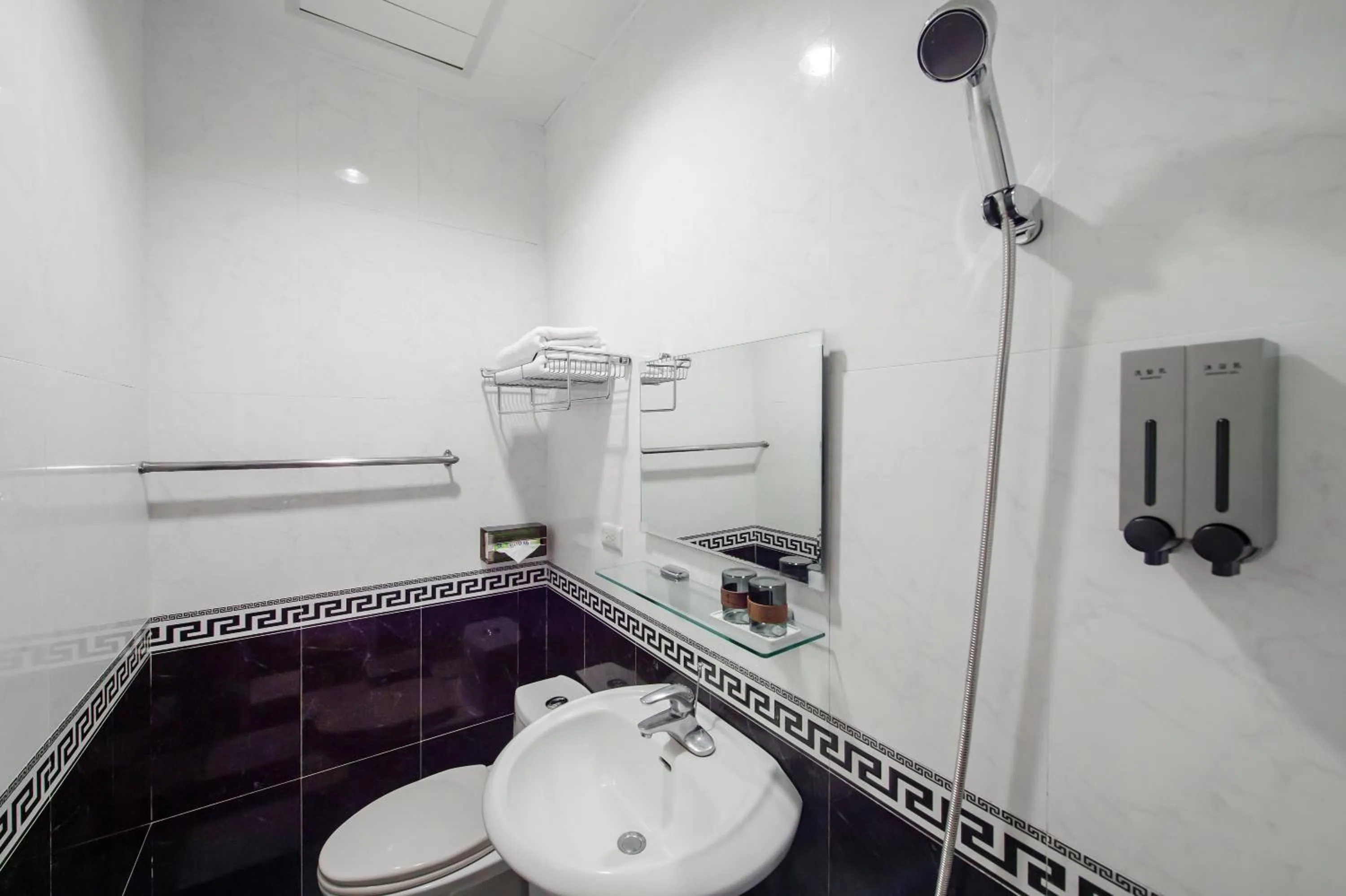 Bathroom in Jiufen The Dragon Smart Stay