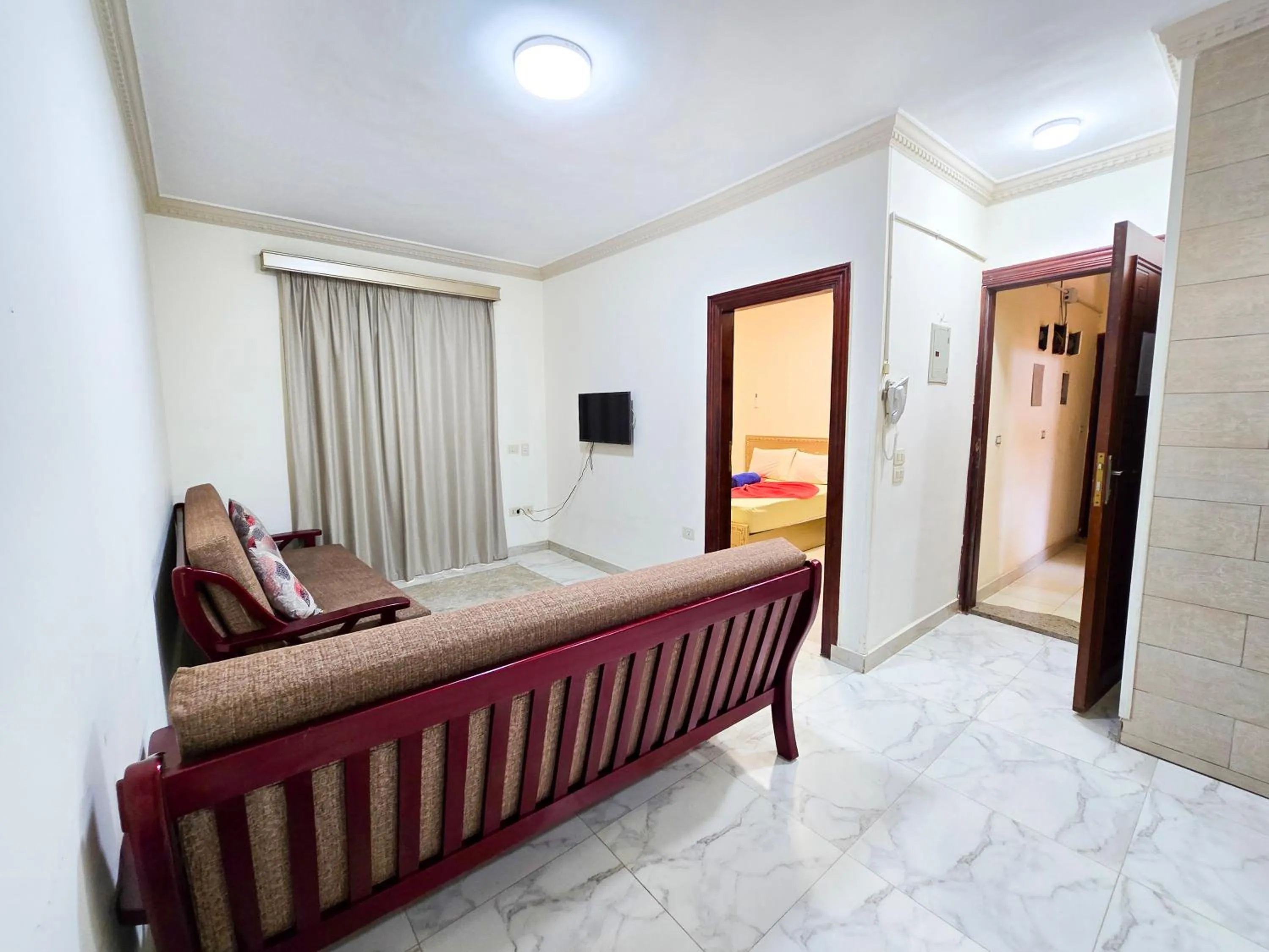 Living room, Bed in Afnan Cairo Airport