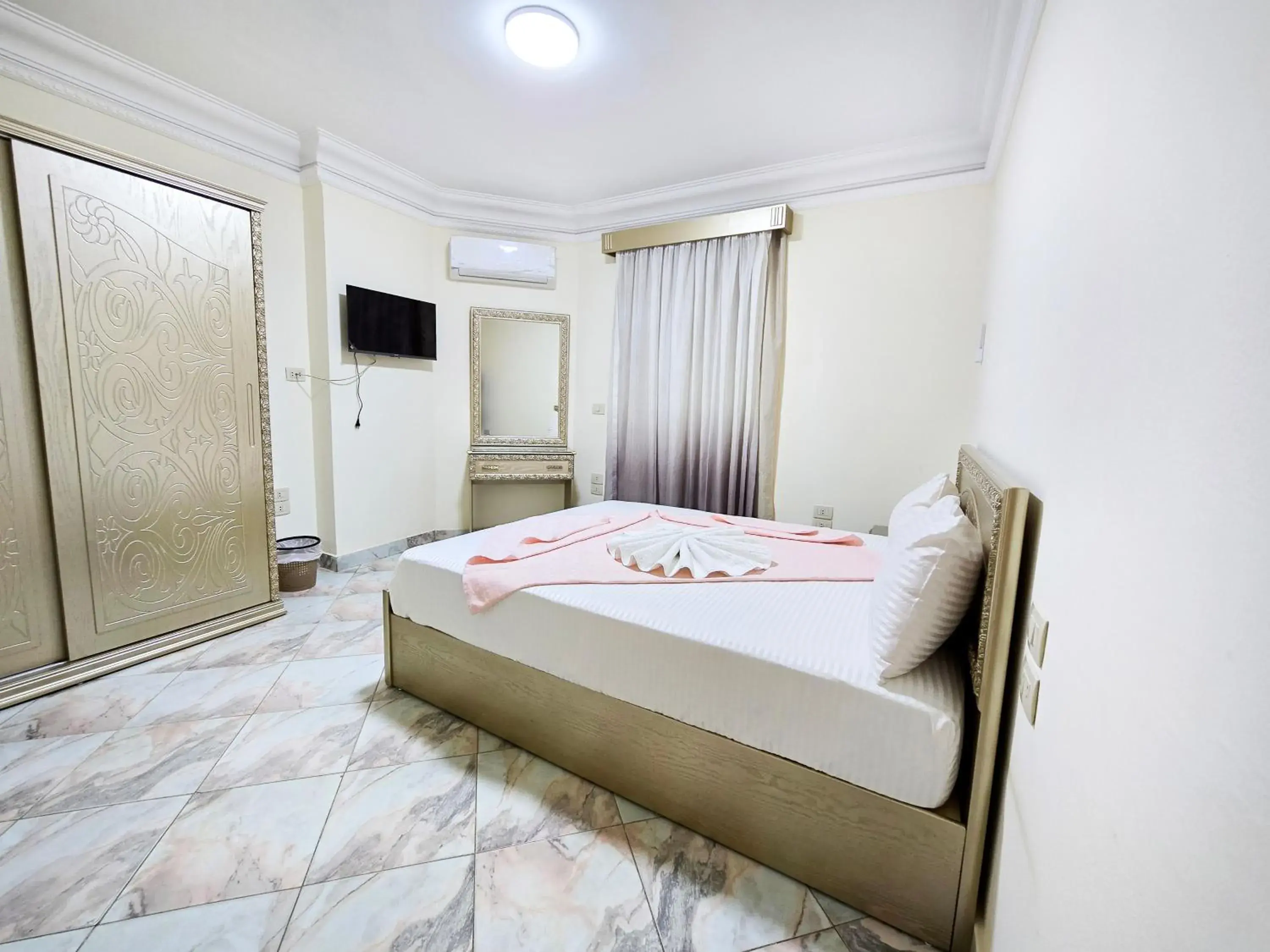 Deluxe Queen Room in Afnan Cairo Airport Deluxe Queen Room in Afnan Cairo Airport