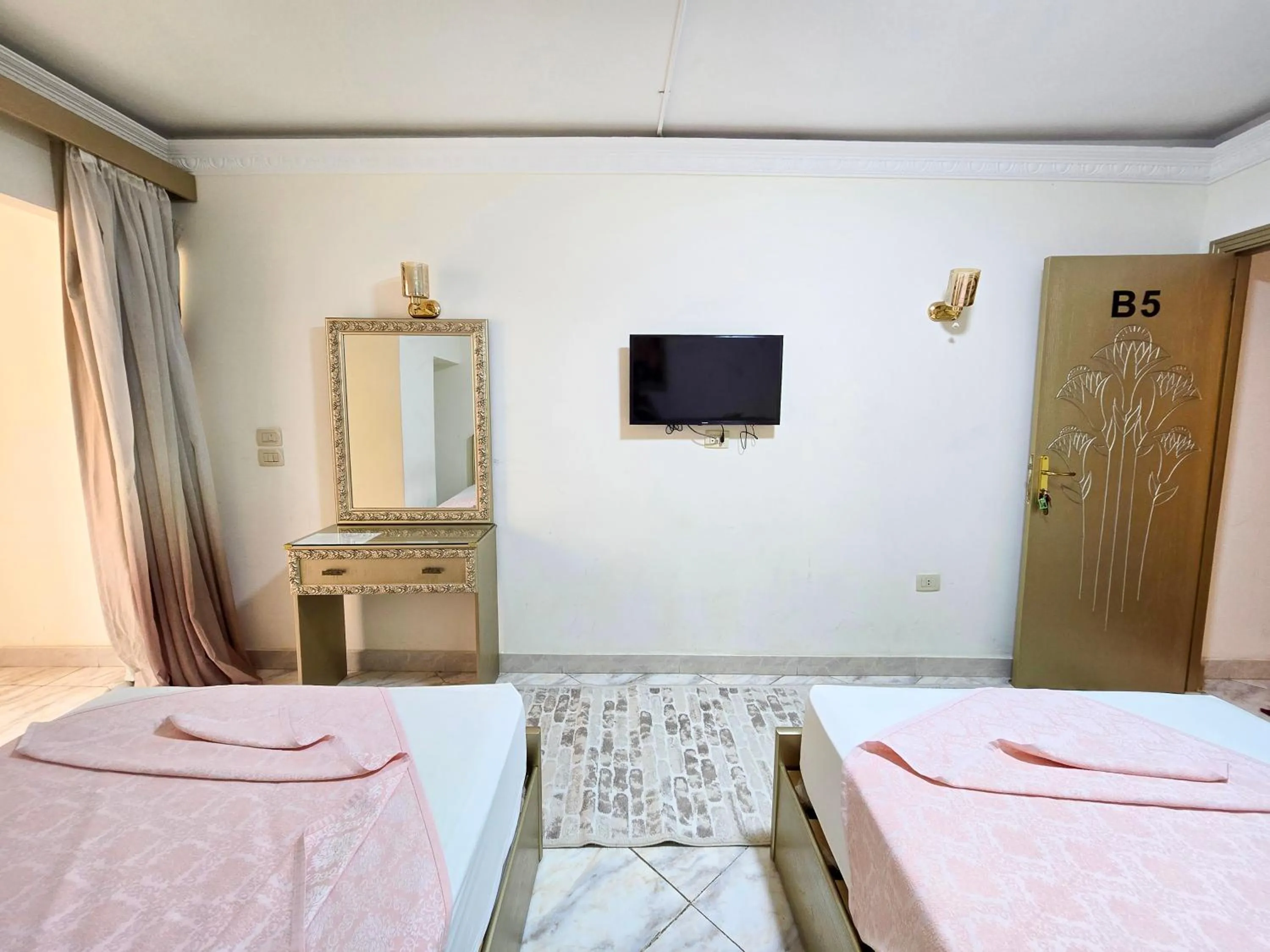 Bed in Afnan Cairo Airport