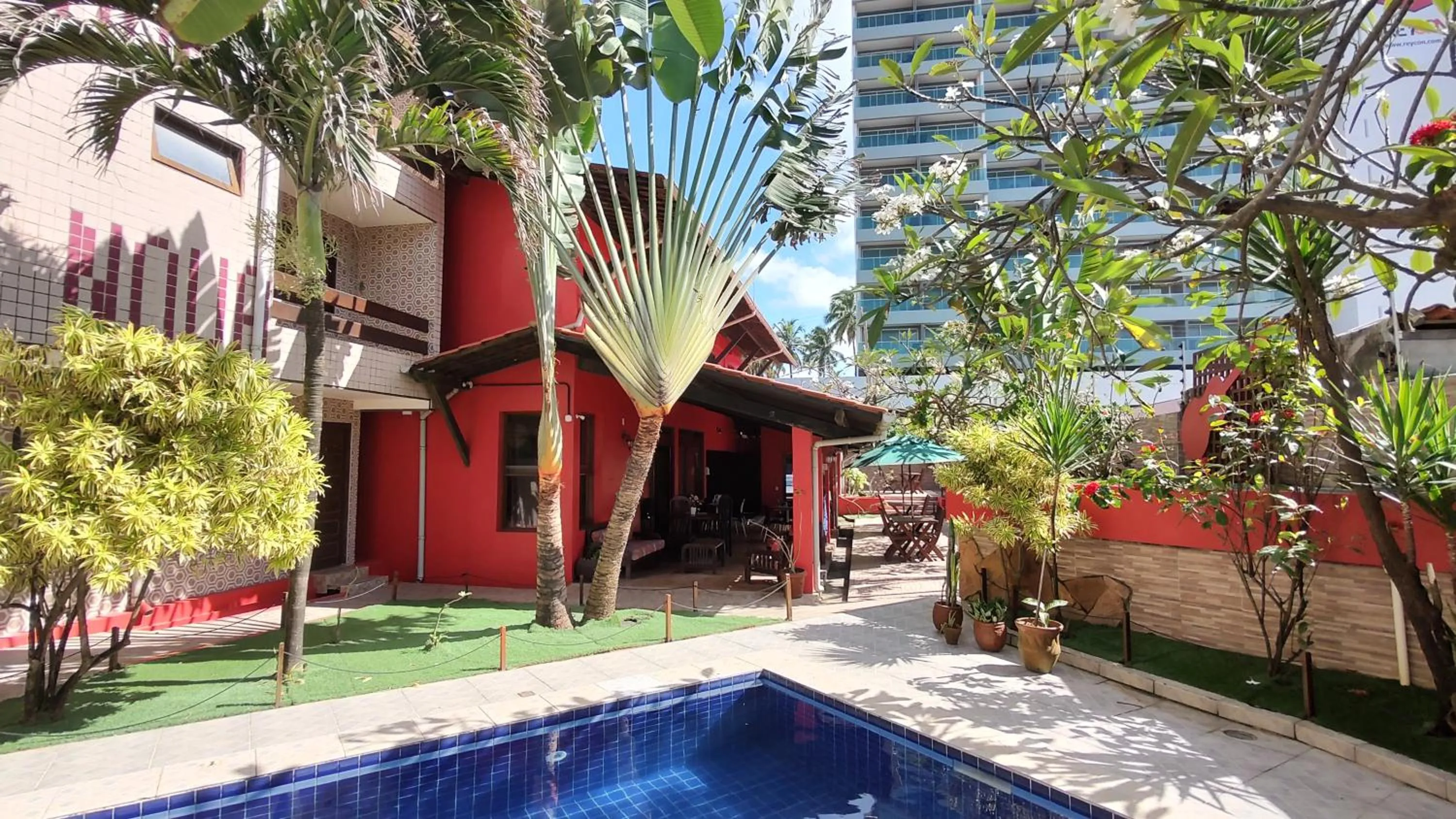 Property building in Hotel Pousada Bossa Nova