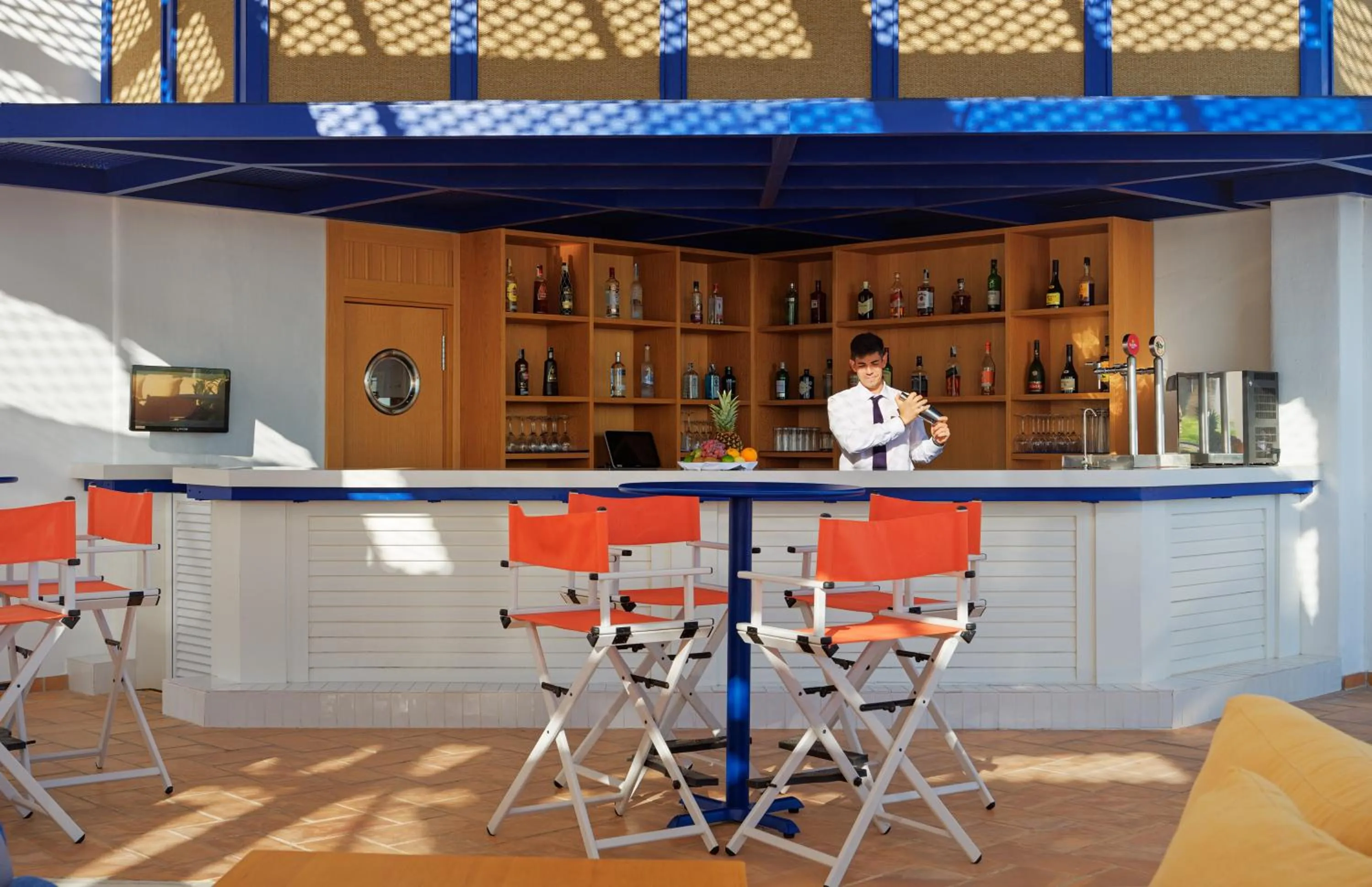 Restaurant/places to eat in H10 Estepona Palace