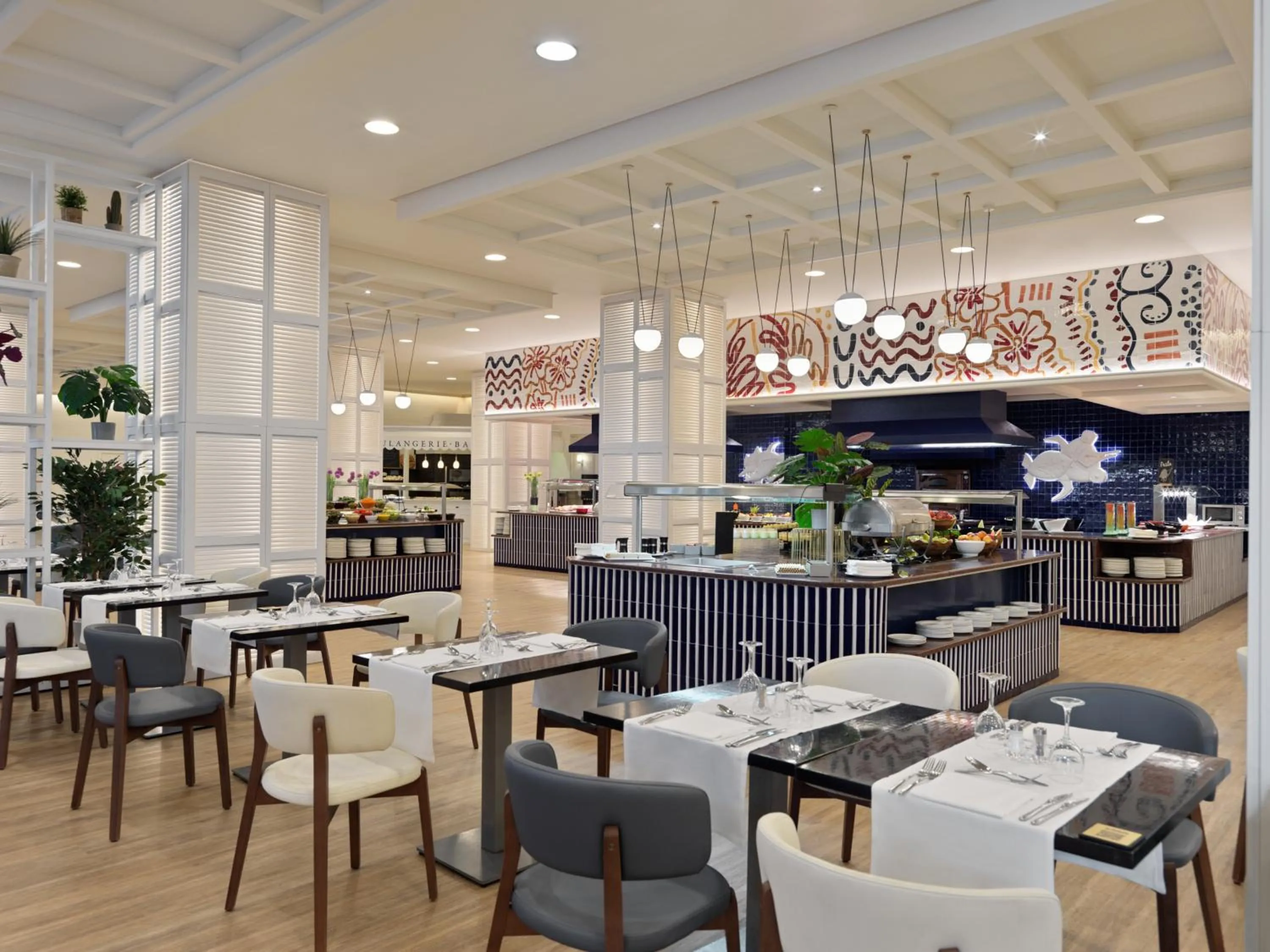 Restaurant/places to eat in H10 Estepona Palace