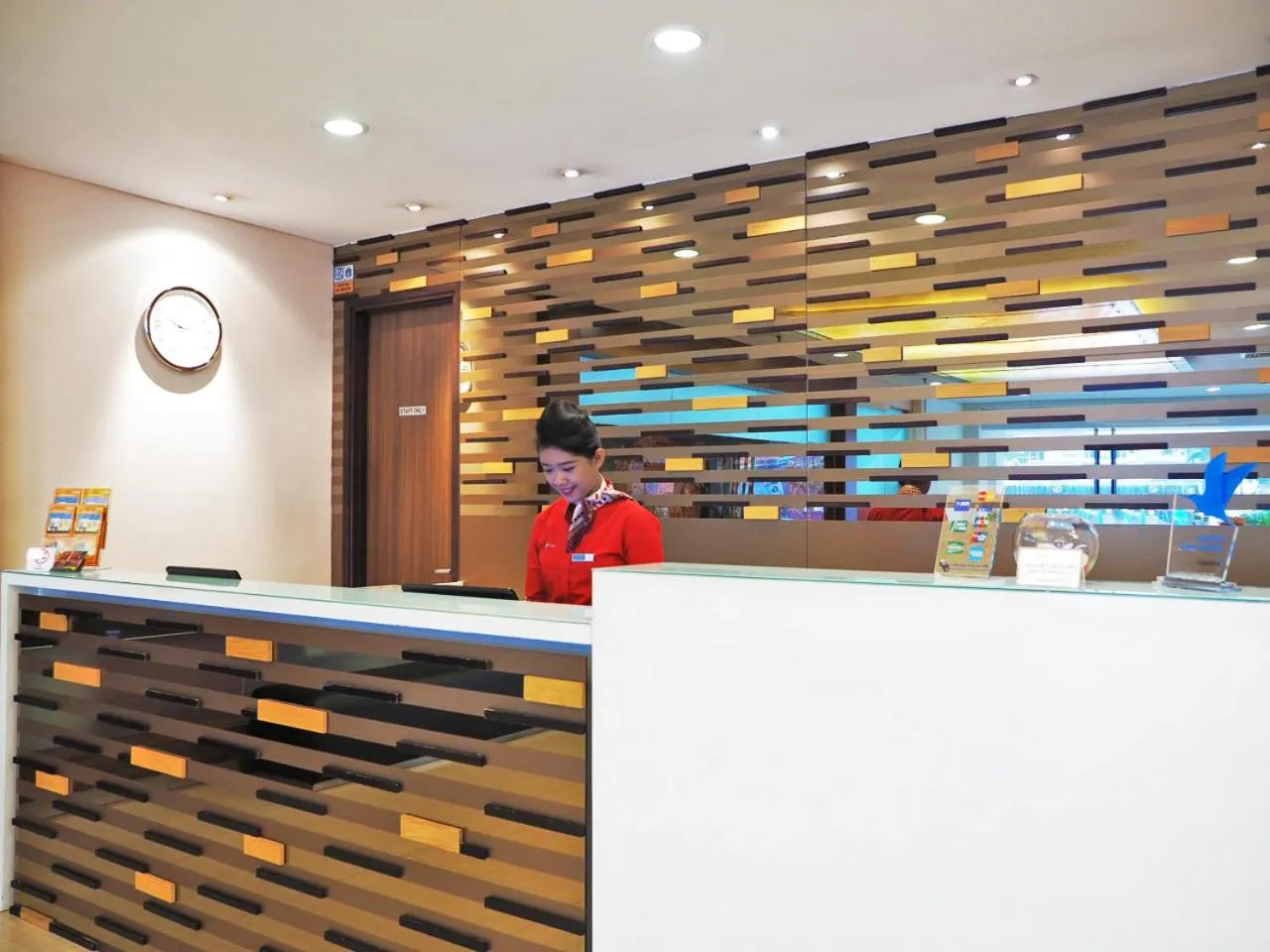 Staff in d'primahotel ITC Mangga Dua