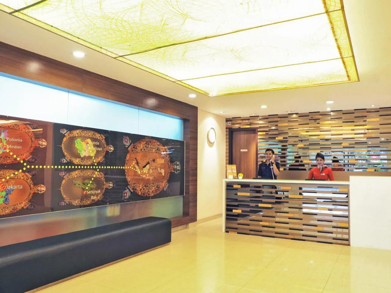 Staff in d'primahotel ITC Mangga Dua