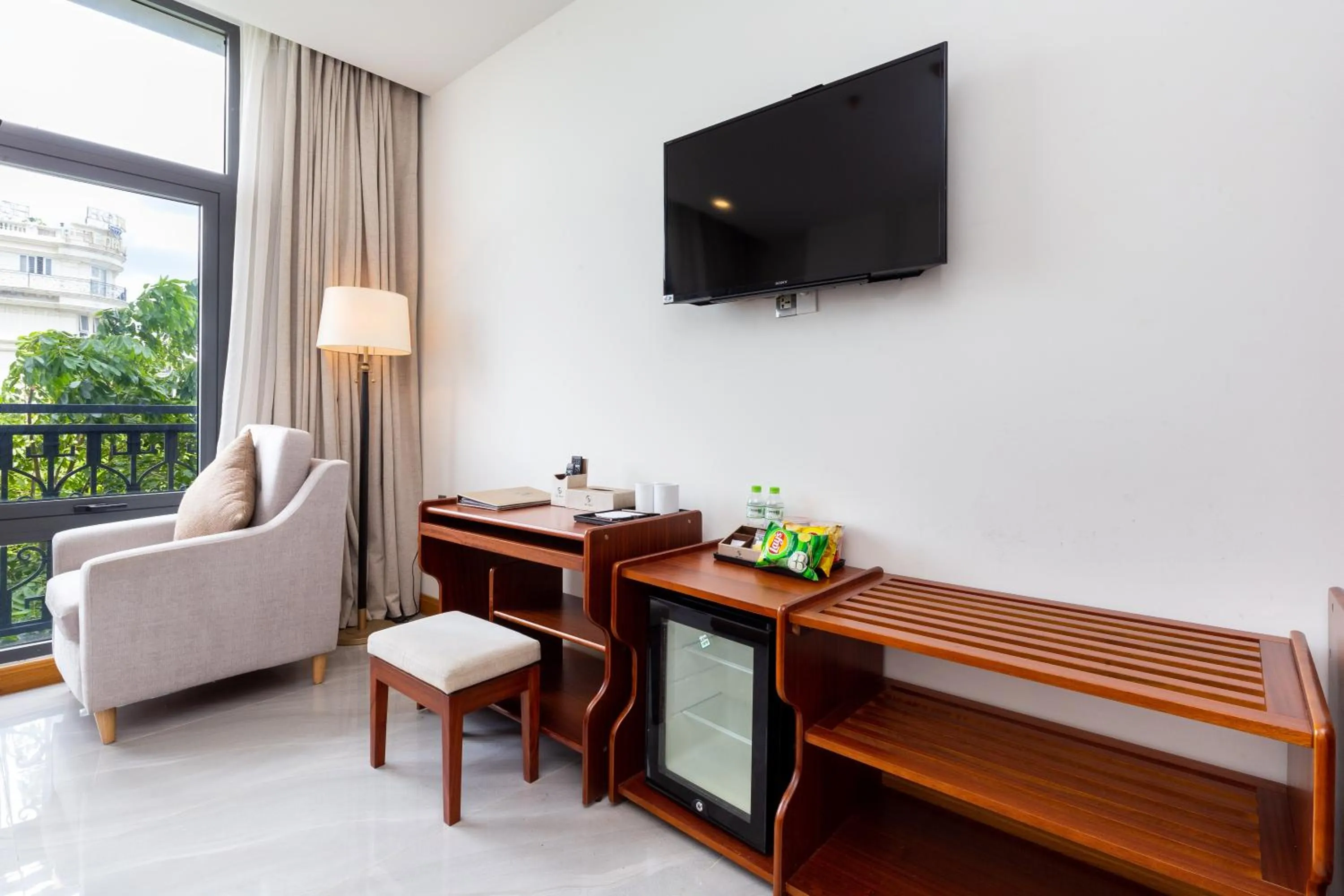 TV and multimedia in Silk Hong Ha airport hotel