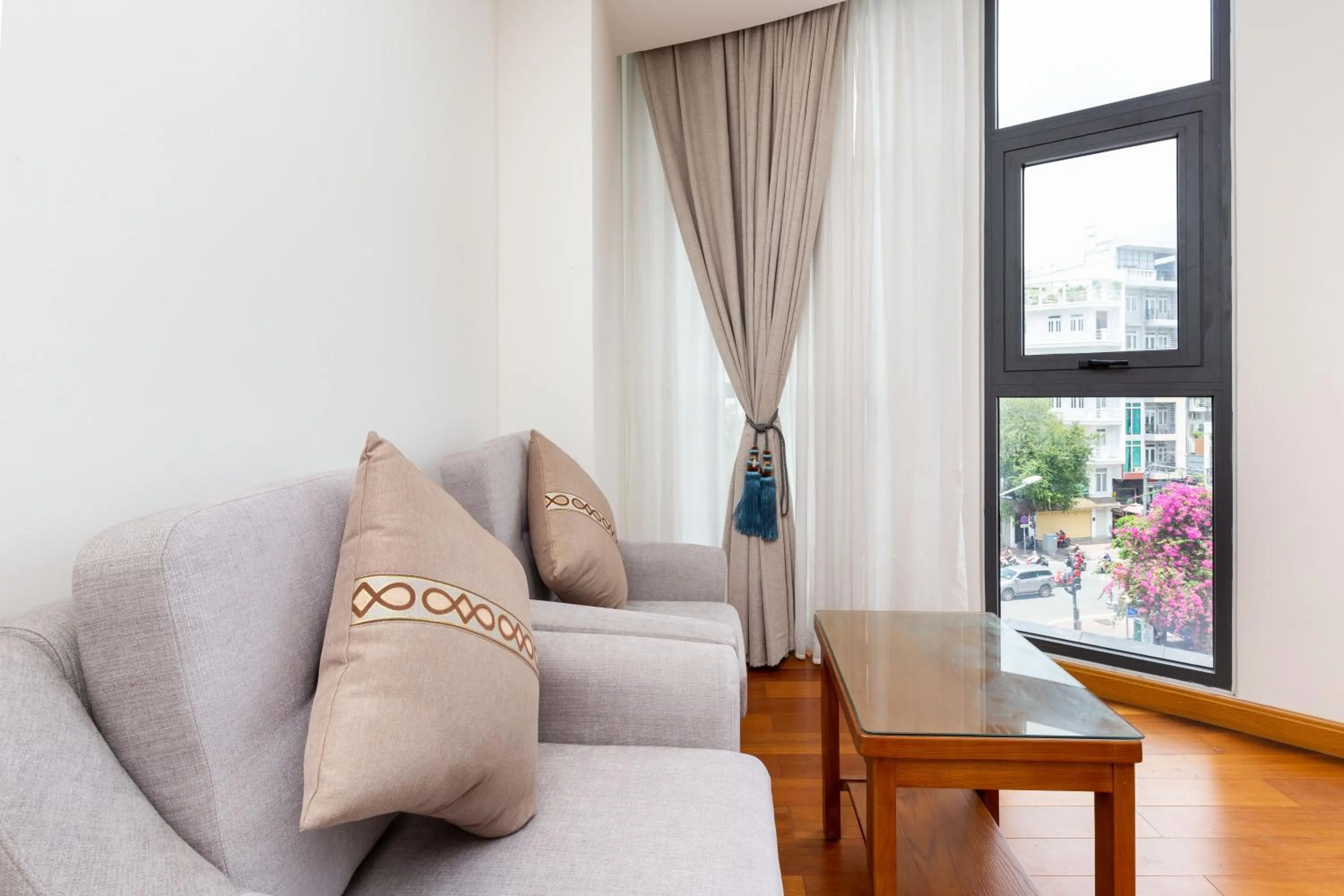 Seating area in Silk Hong Ha airport hotel