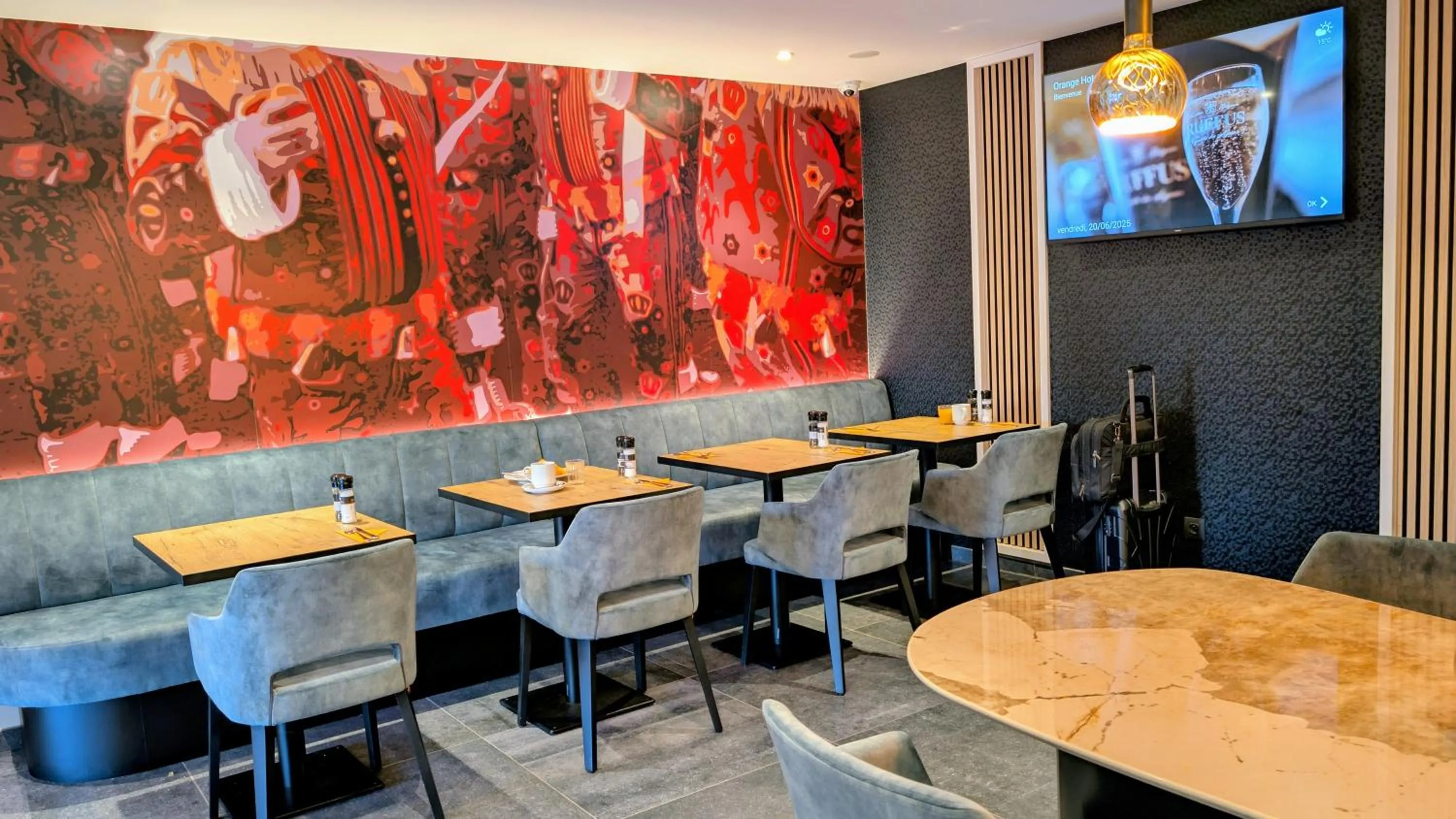 Restaurant/places to eat in Orange Hotel La Louvière