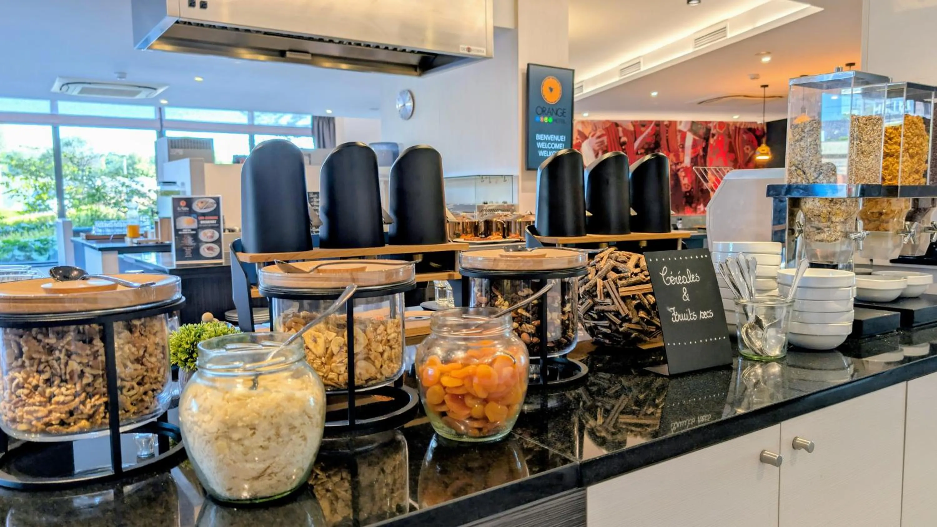 Restaurant/places to eat in Orange Hotel La Louvière