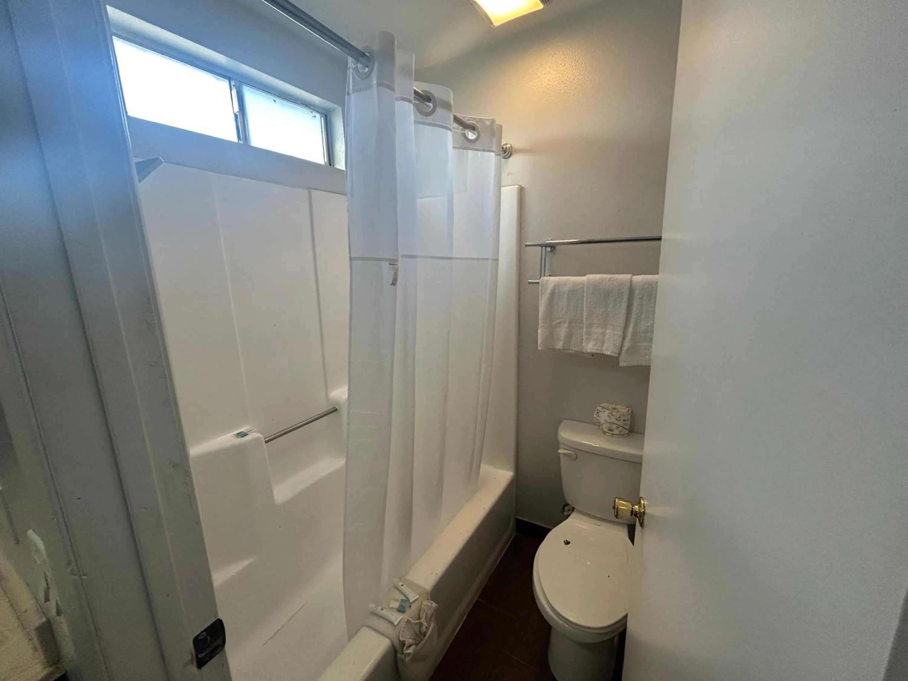 Bathroom in Studio 6 Hemet, CA