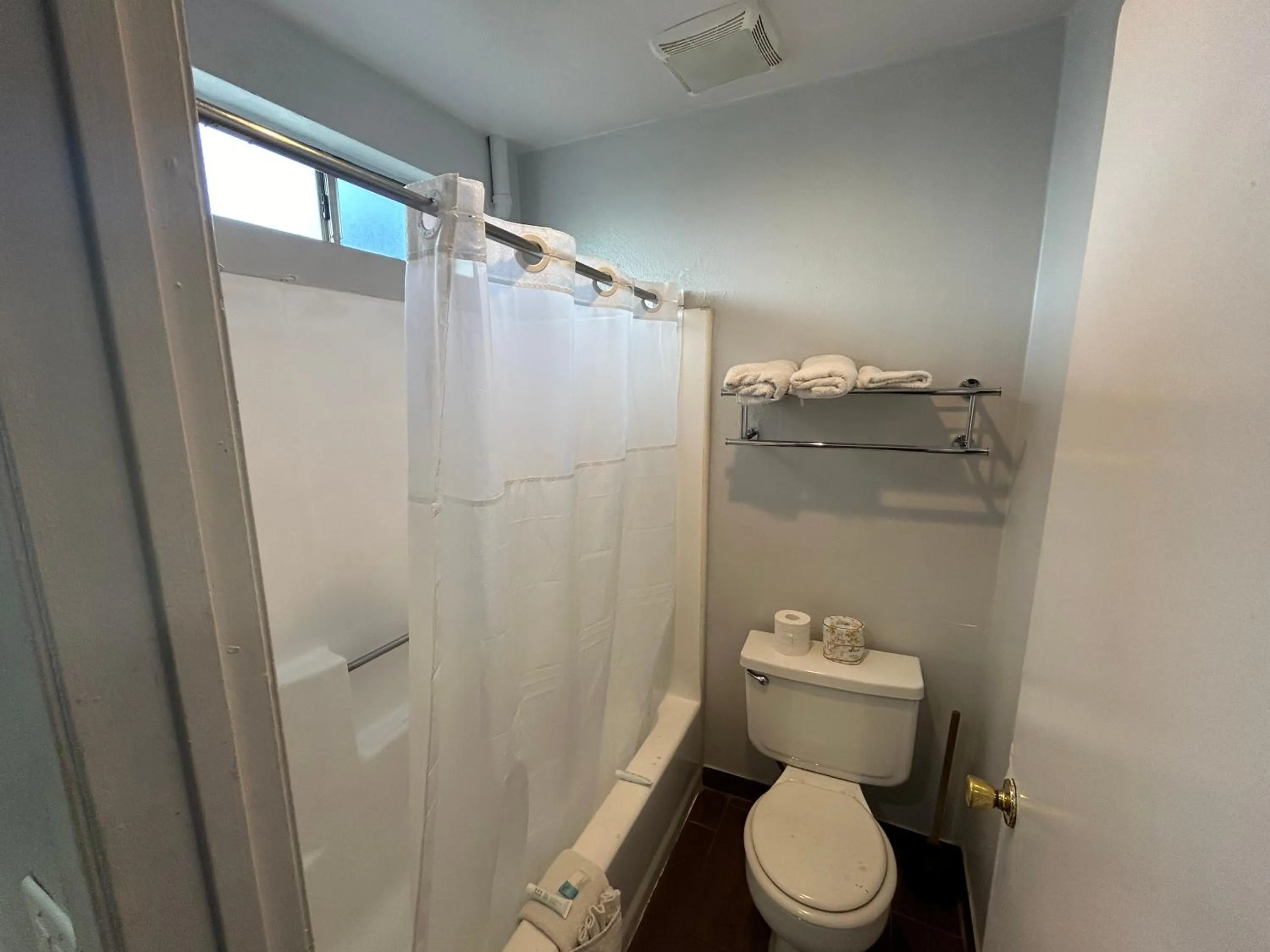 Toilet in Studio 6 Hemet, CA