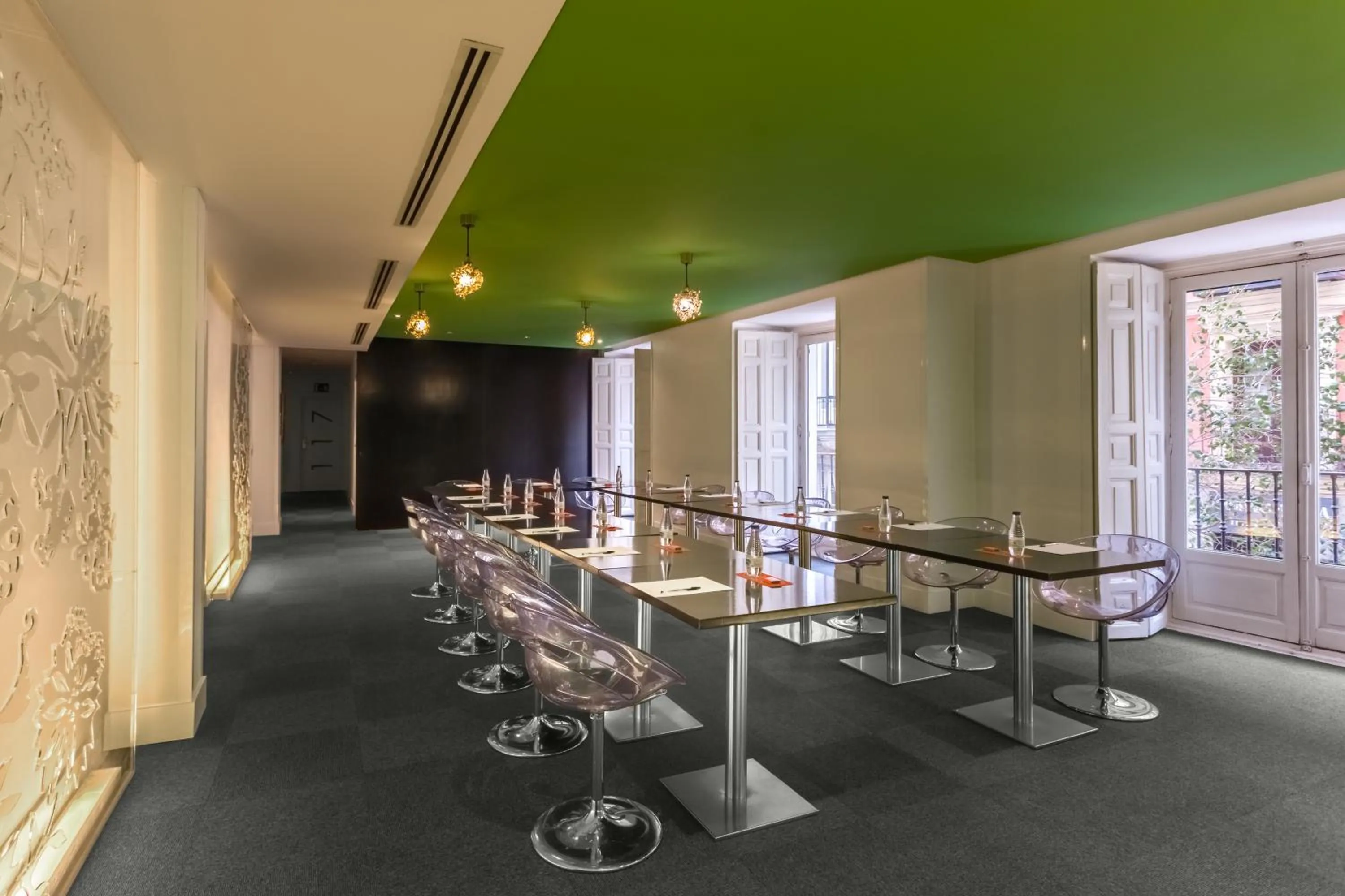 Business facilities in Room Mate Mario, Madrid