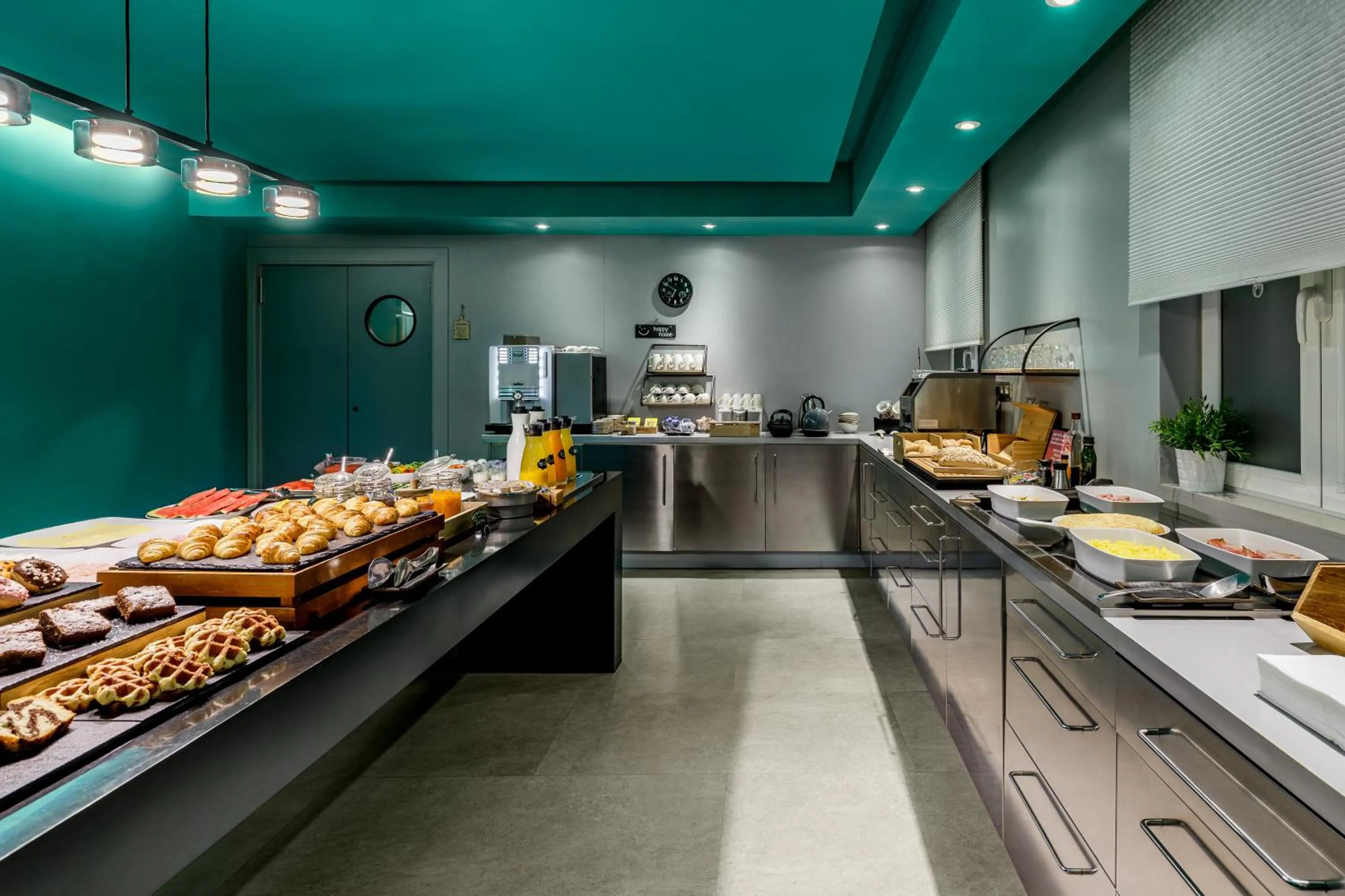 Breakfast in Room Mate Mario, Madrid