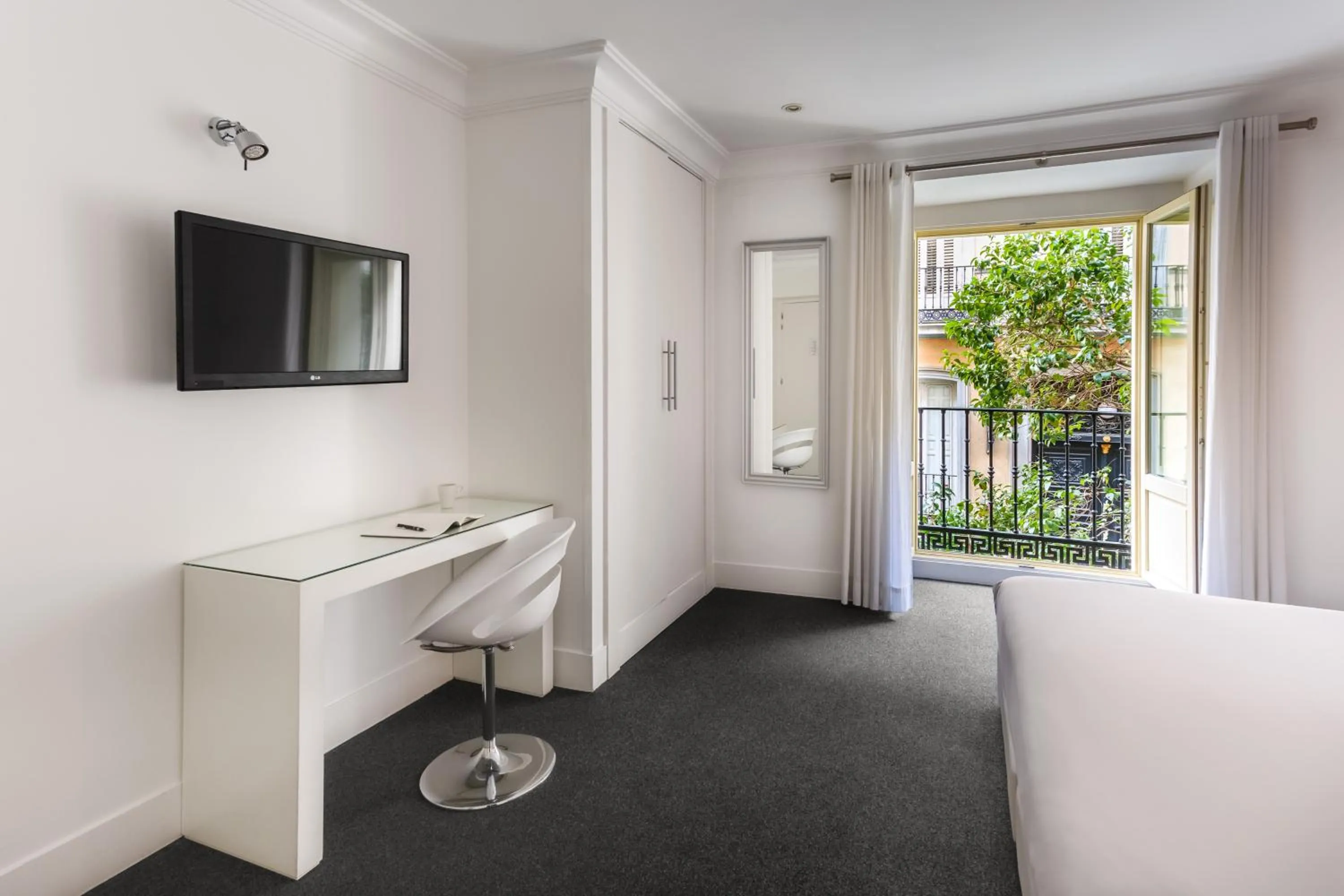 Balcony/Terrace in Room Mate Mario, Madrid