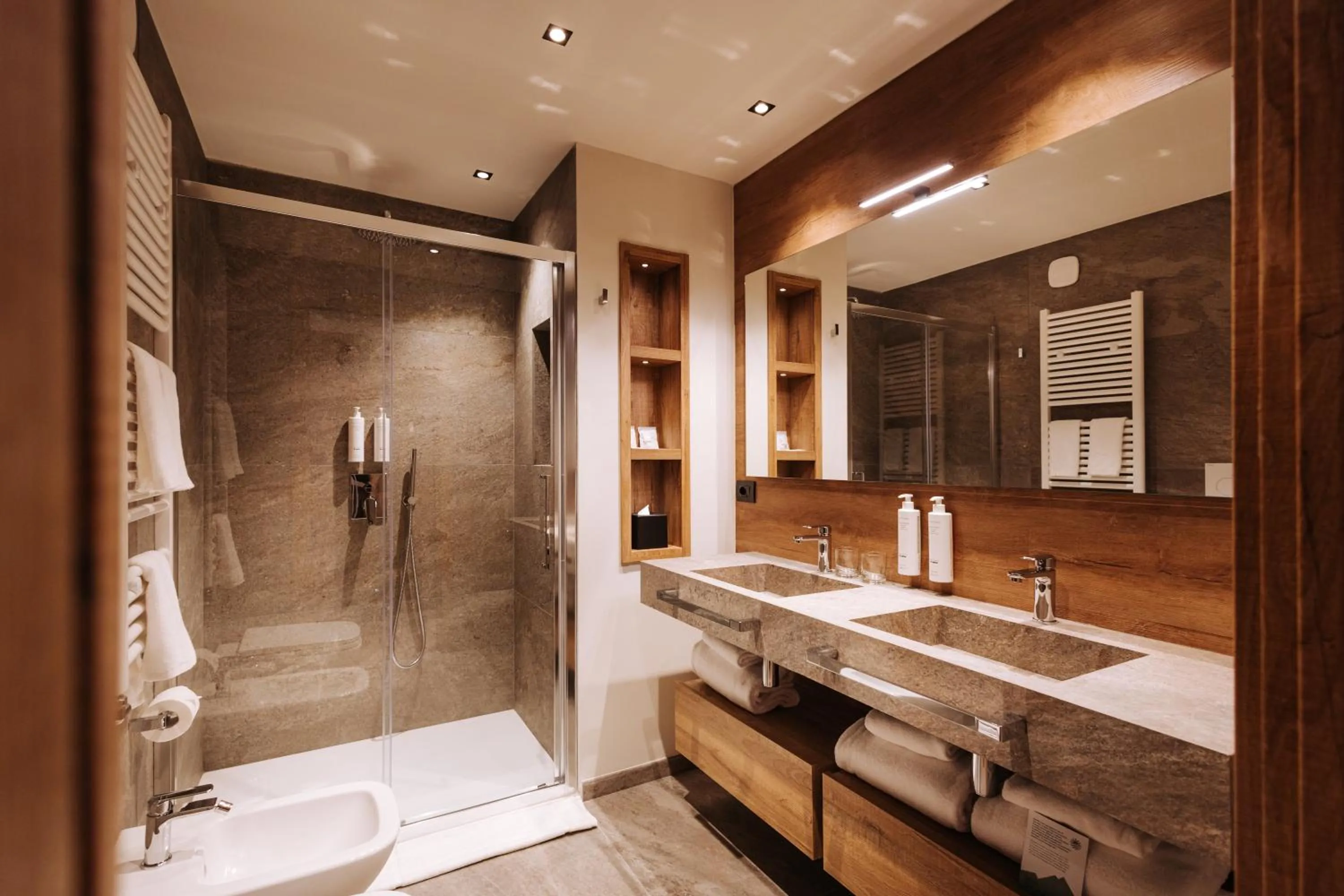 Shower in Valtur Cervinia Cristallo Ski Resort