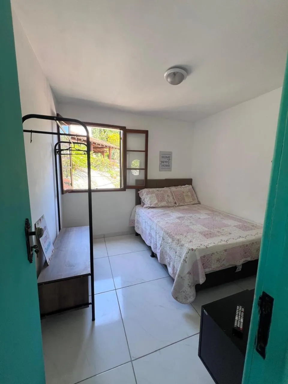 Bedroom, Bed in Casinha verde