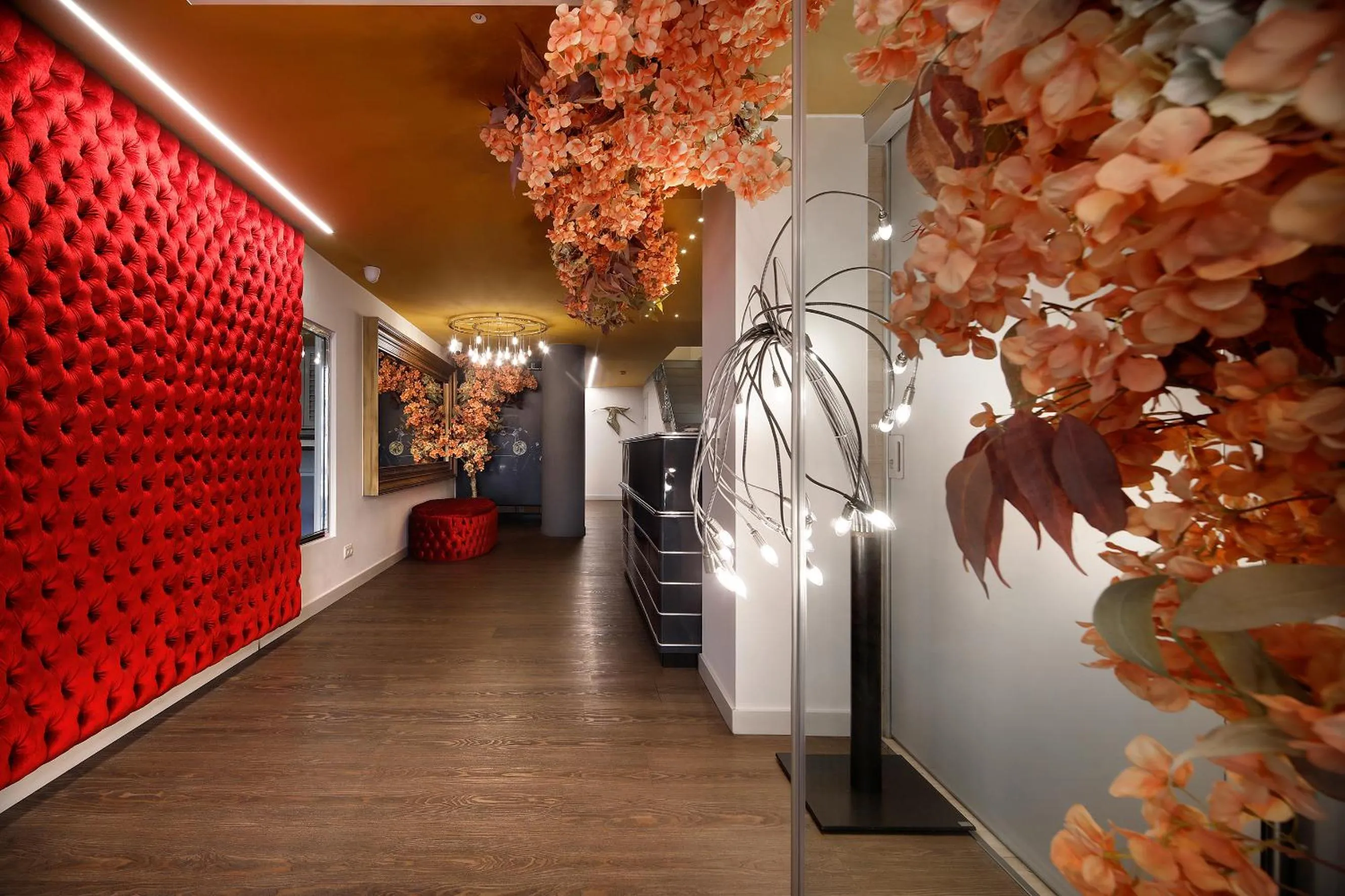 Lobby or reception in Apartaments-Hotel Hispanos 7 Suiza