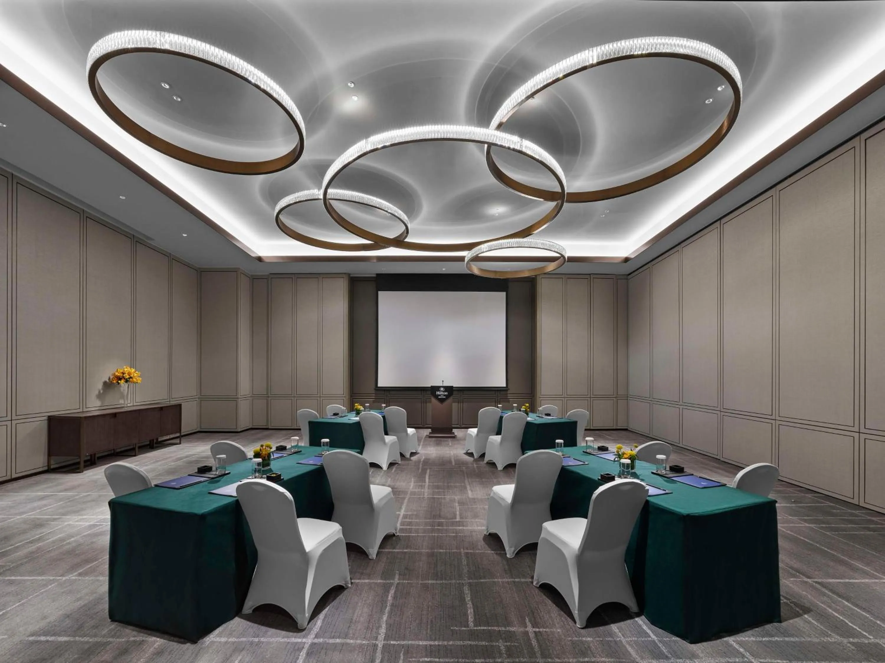 Meeting/conference room in Hilton Zhuji