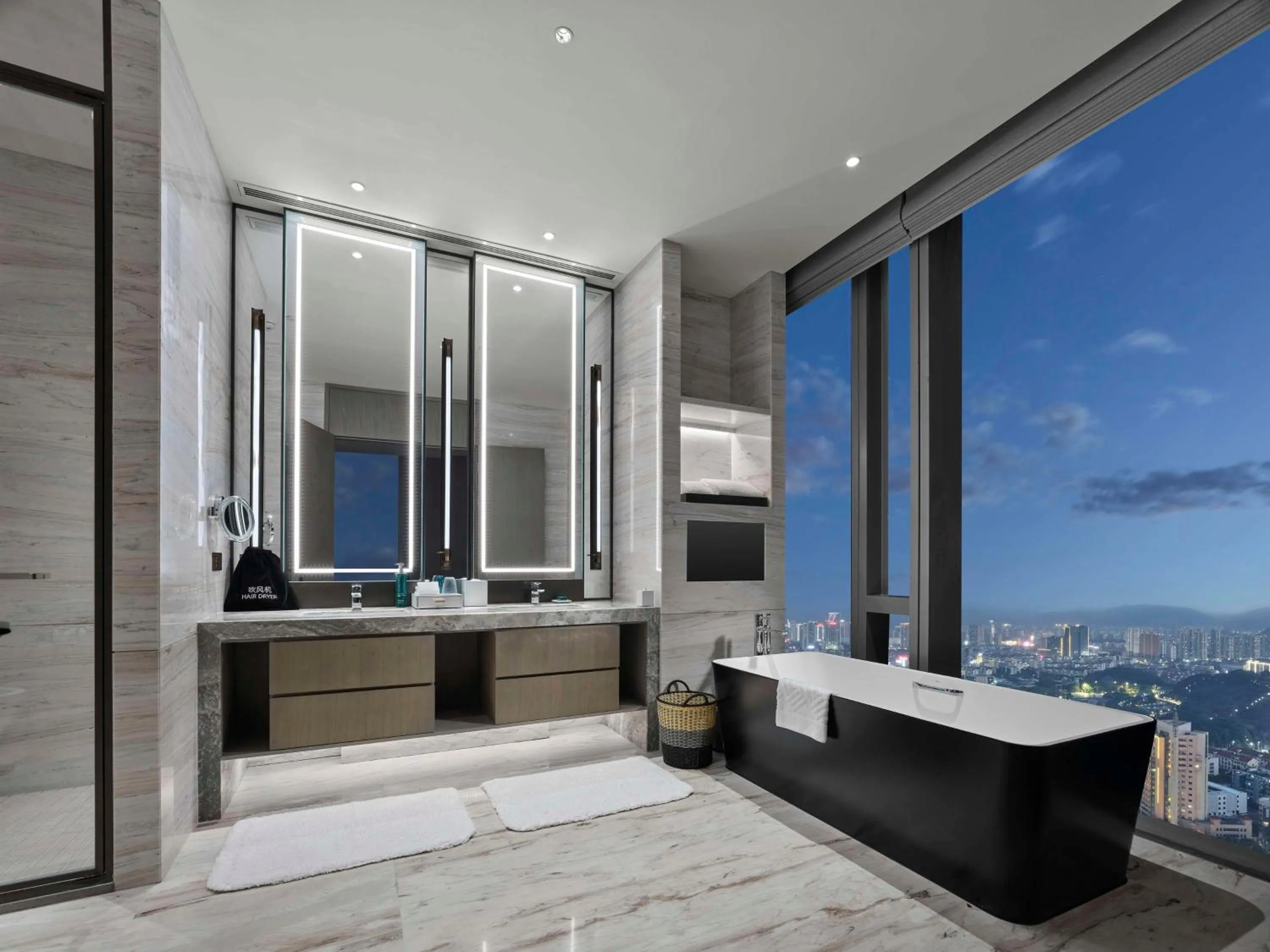 Bathroom in Hilton Zhuji