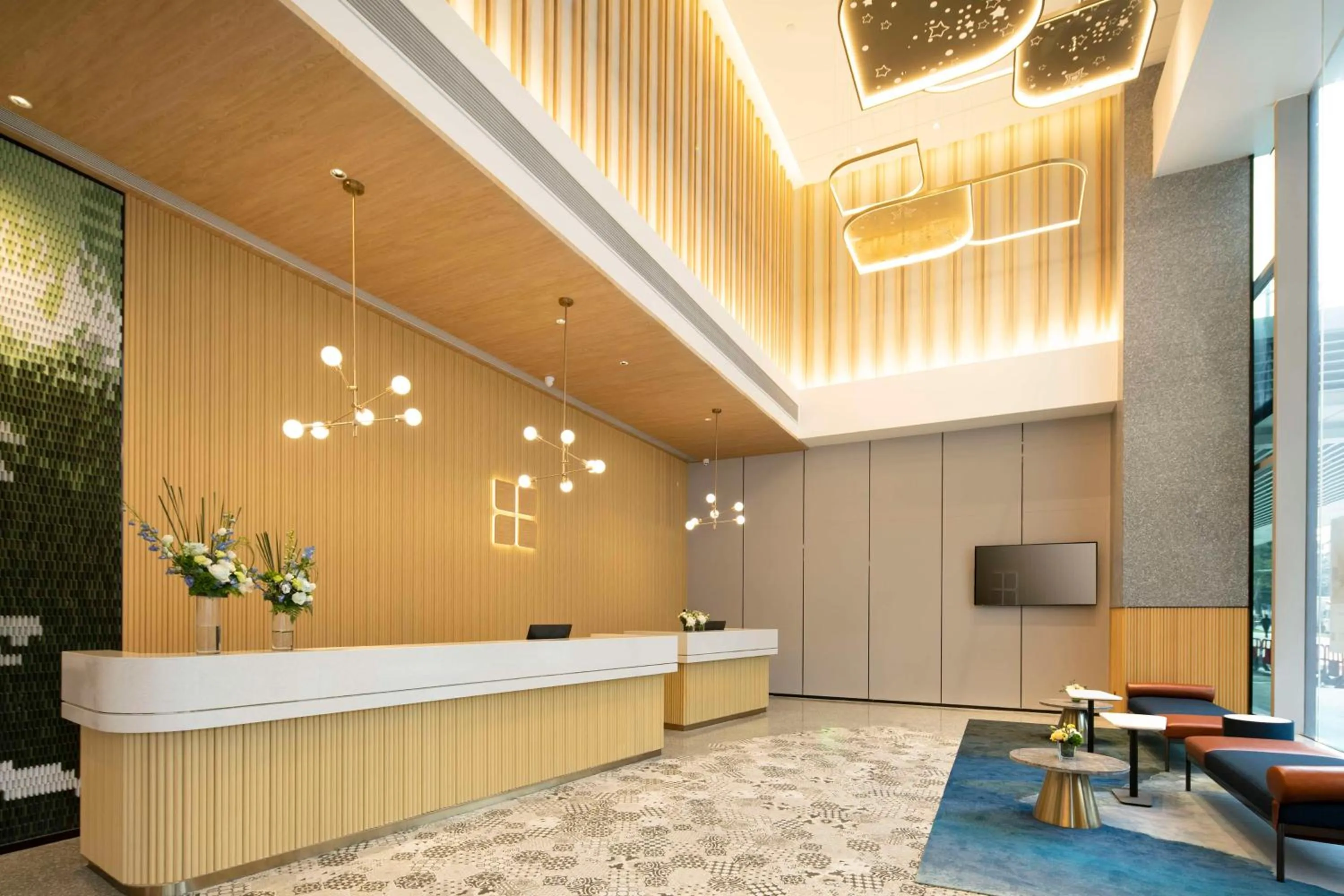 Lobby or reception in Hilton Garden Inn Shenzhen Airport