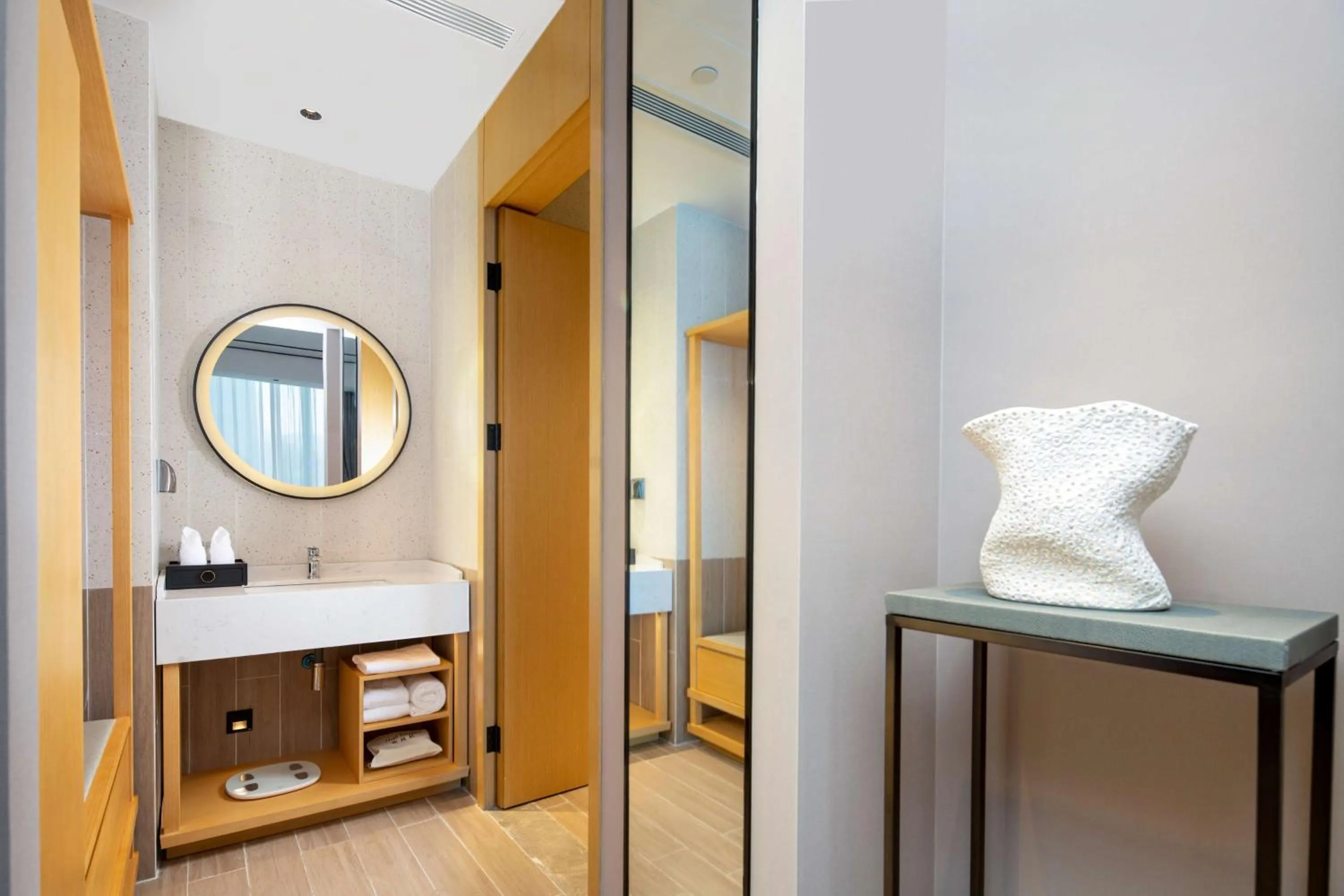 Bathroom in Hilton Garden Inn Shenzhen Airport