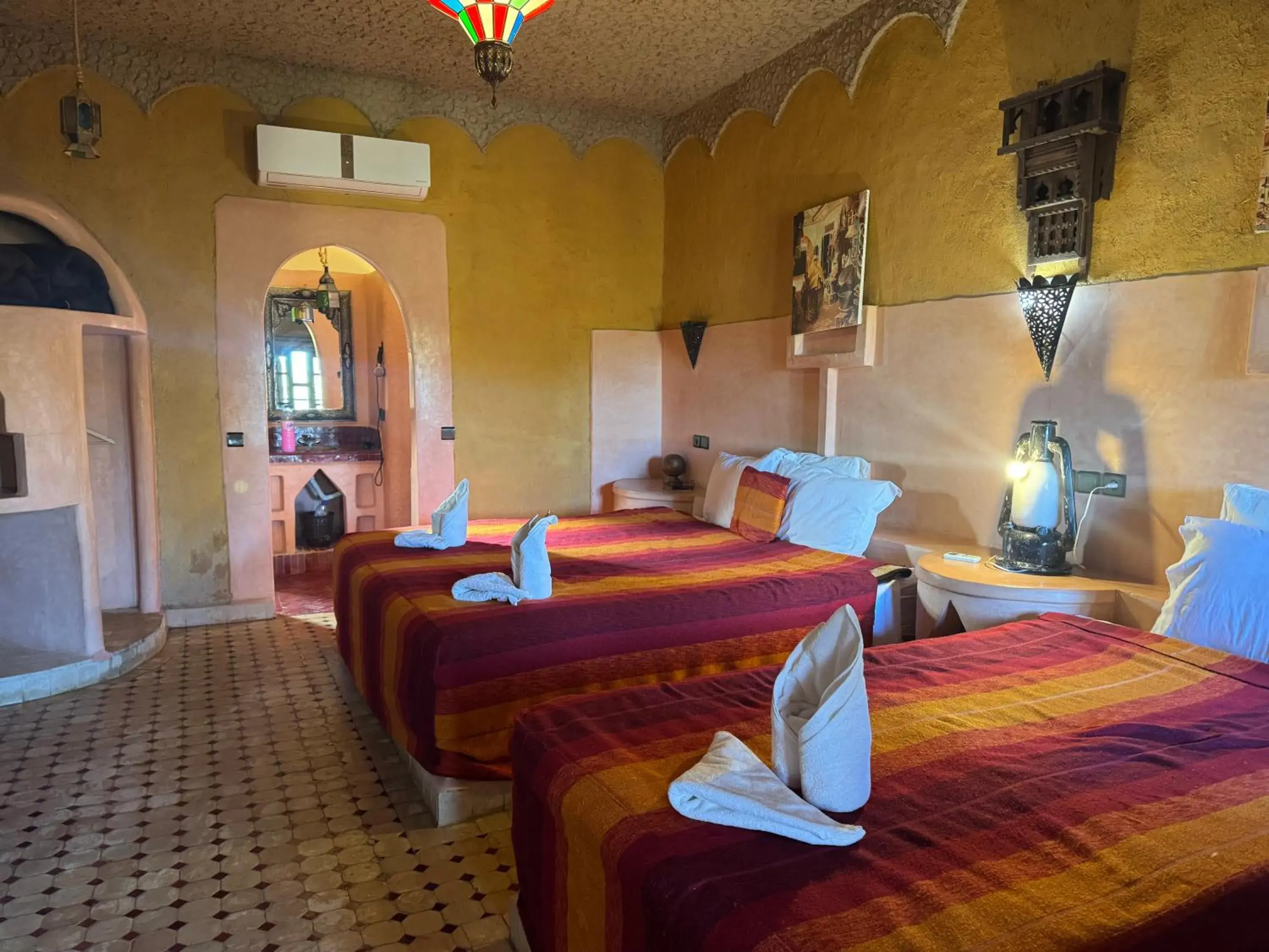 Double Room with Private Bathroom in Hotel ksar merzouga Double Room with Private Bathroom in Hotel ksar merzouga