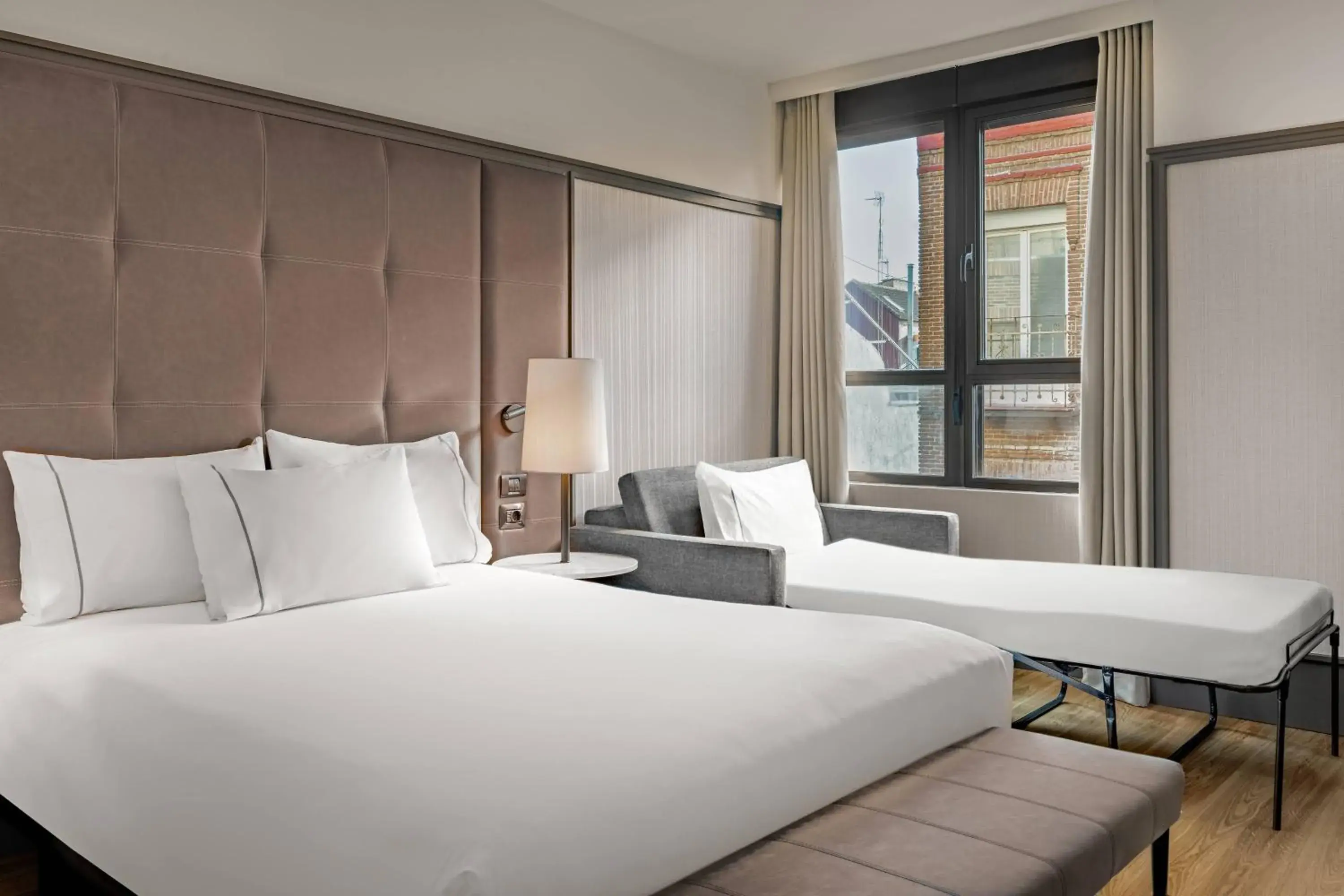 Triple Room Queen Bed-Sofa Bed in AC Hotel Avenida de América by Marriott Triple Room Queen Bed-Sofa Bed in AC Hotel Avenida de América by Marriott