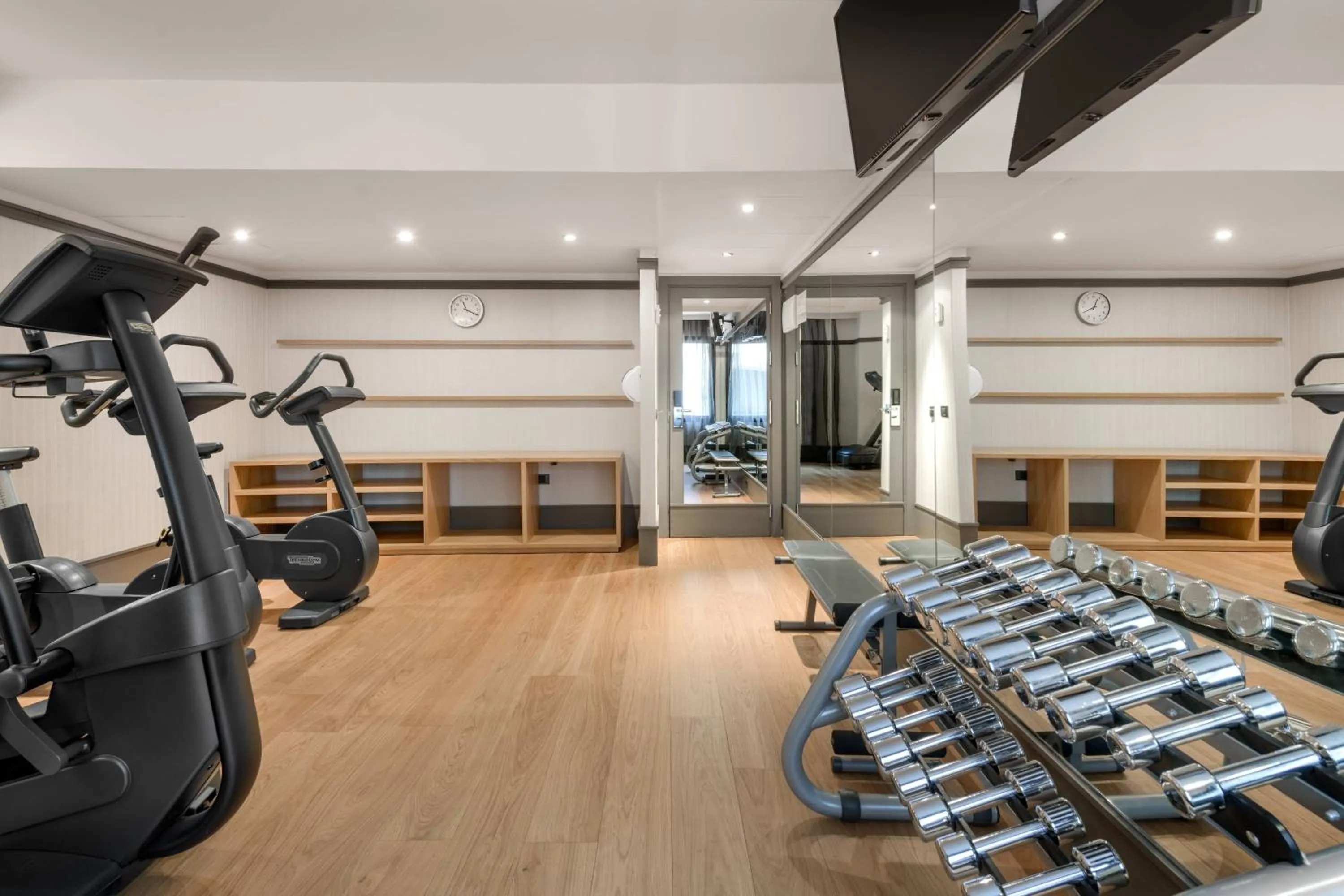 Fitness centre/facilities in AC Hotel Avenida de América by Marriott