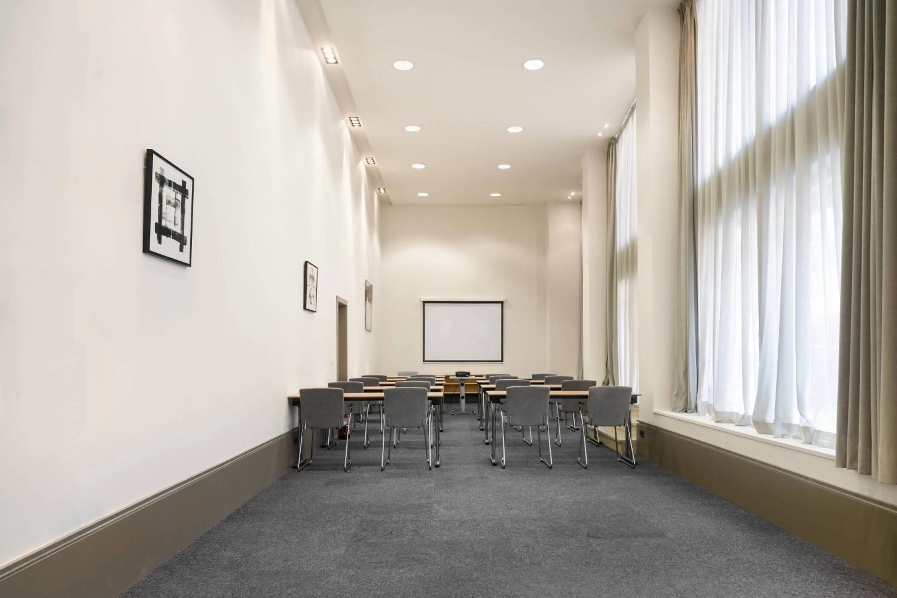 Meeting/conference room in AC Hotel Avenida de América by Marriott