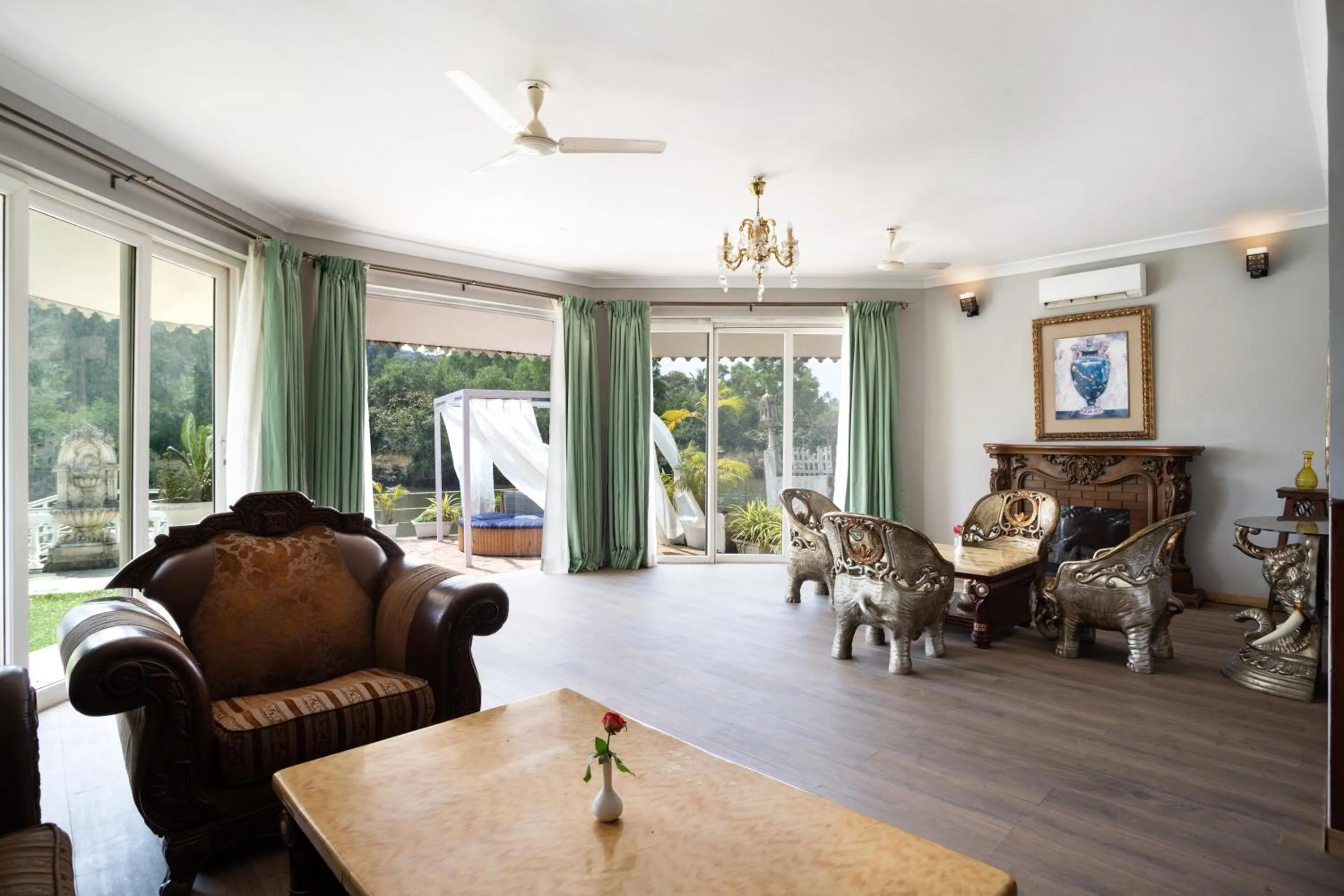 Living room in Stone Wood Riverfront Resort, Siolim