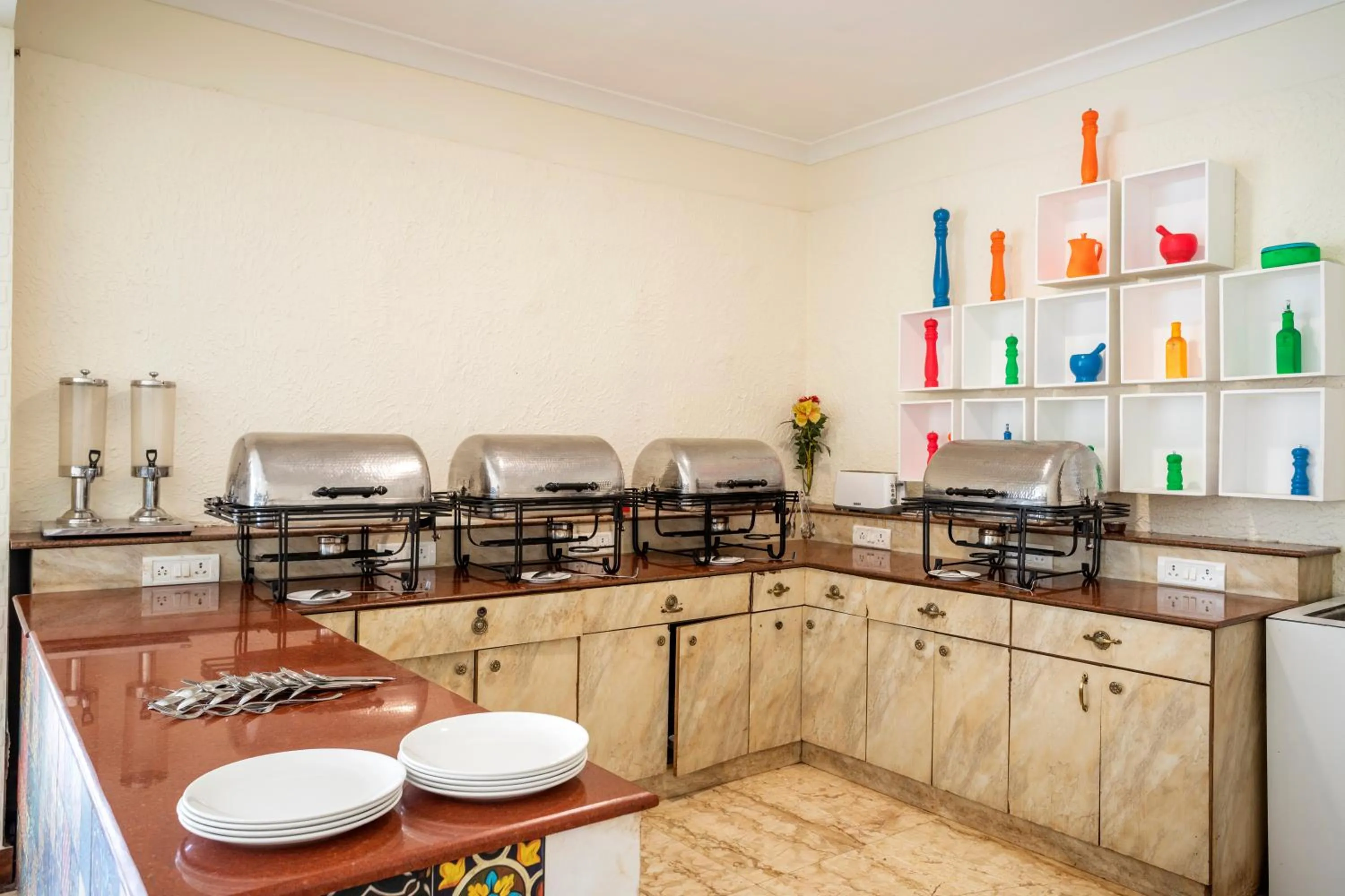 Kitchen or kitchenette in Stone Wood Riverfront Resort, Siolim