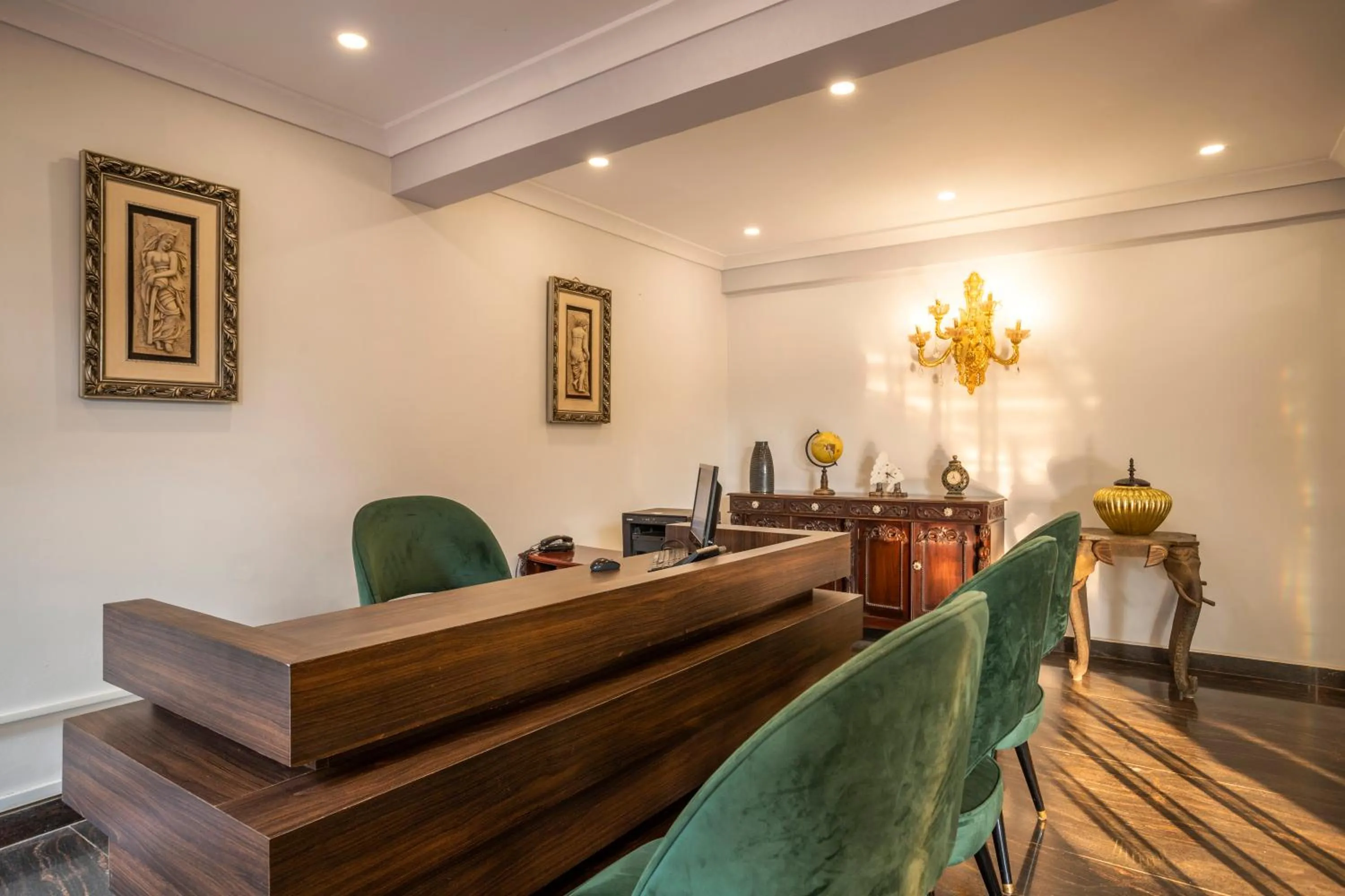 Lobby or reception in Stone Wood Riverfront Resort, Siolim