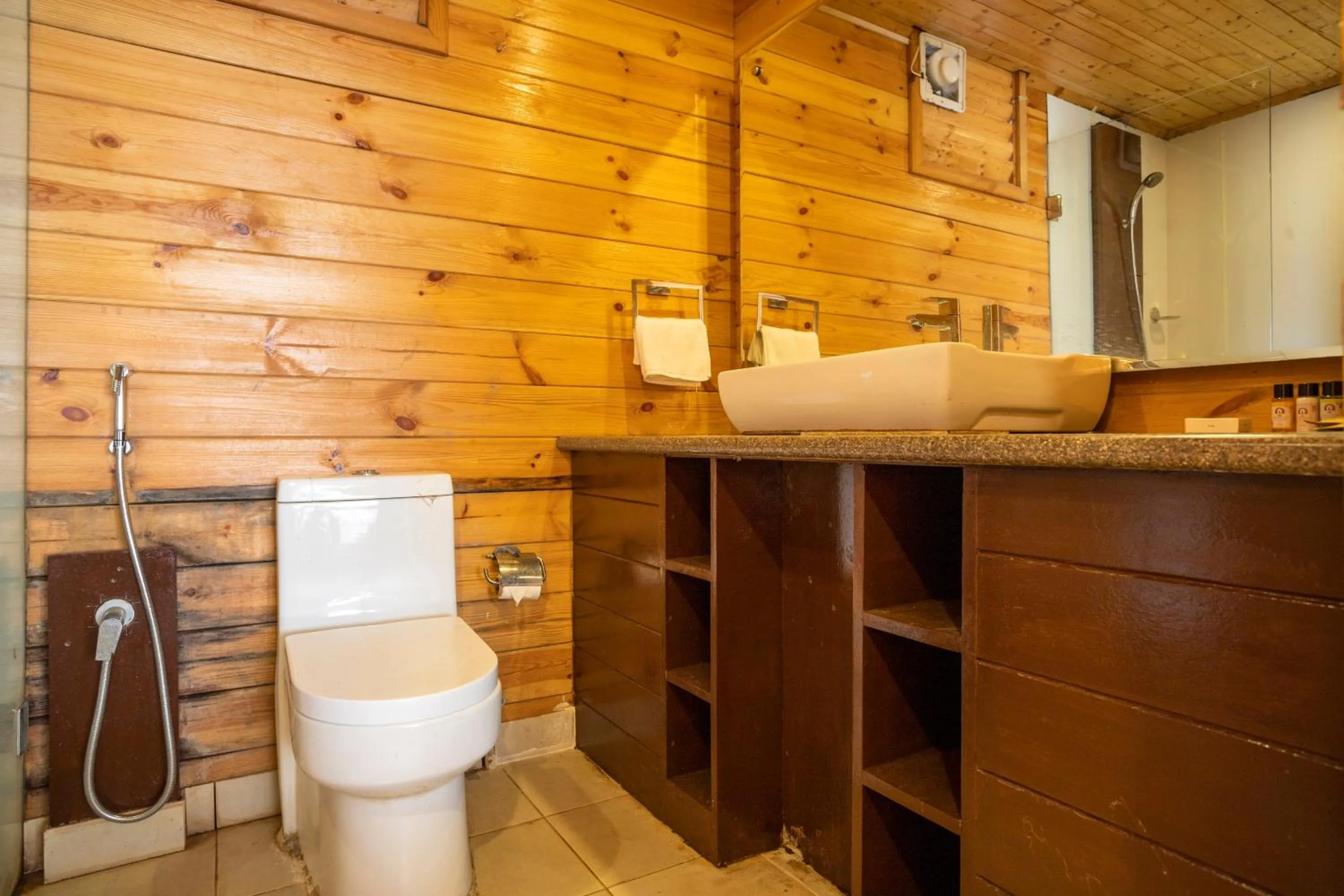 Bathroom in Stone Wood Riverfront Resort, Siolim