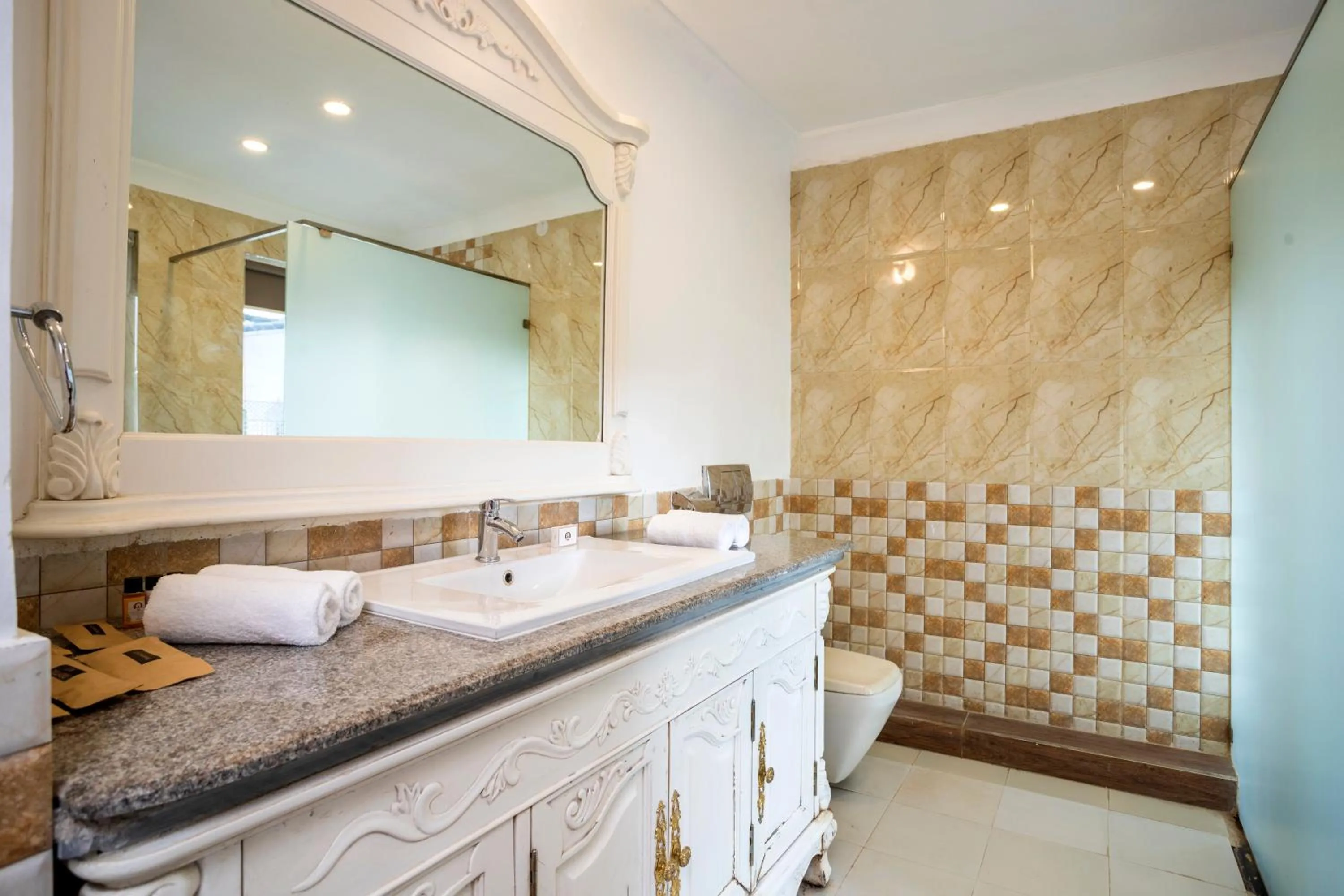 Bathroom in Stone Wood Riverfront Resort, Siolim