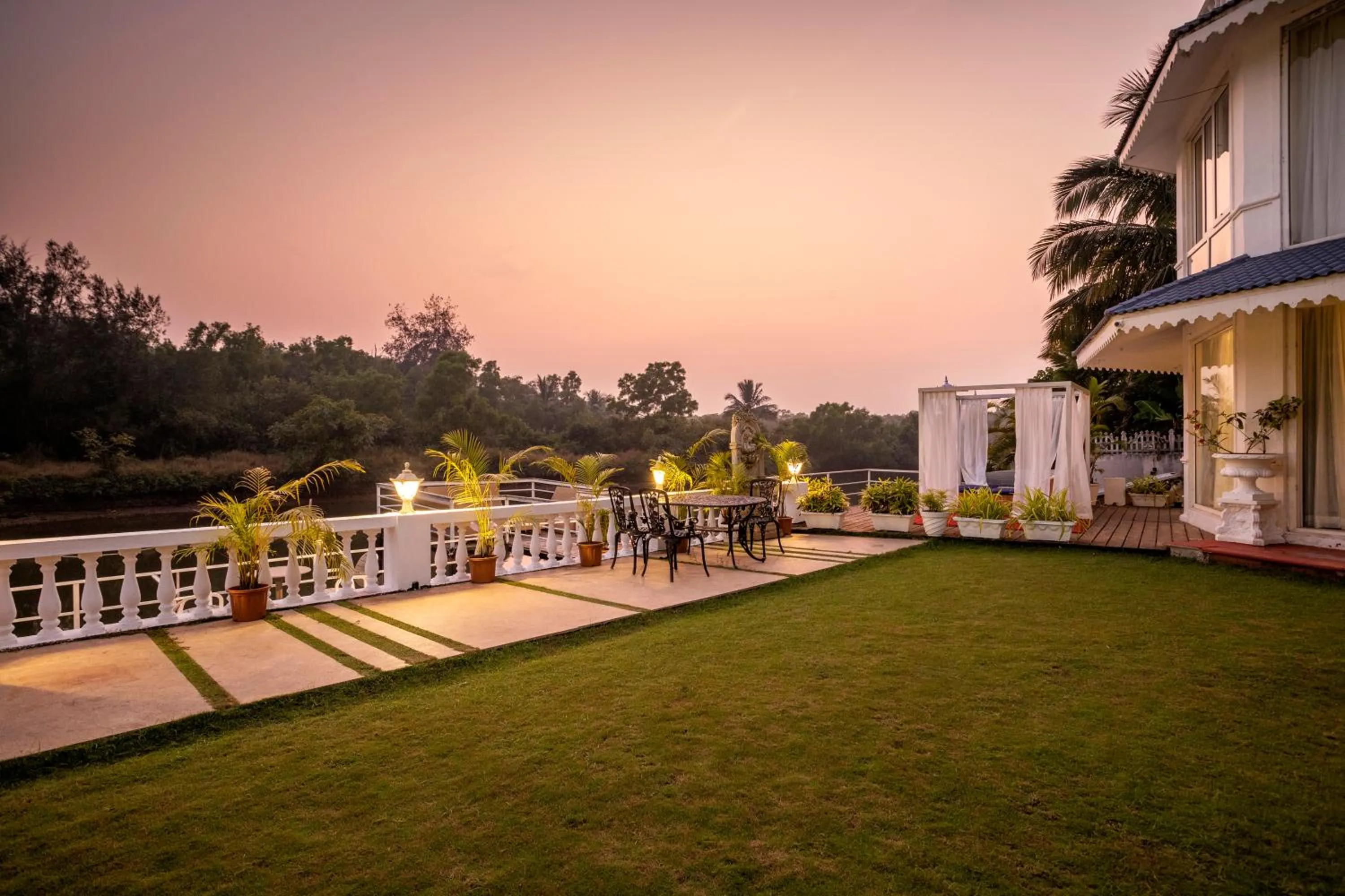 Garden view in Stone Wood Riverfront Resort, Siolim