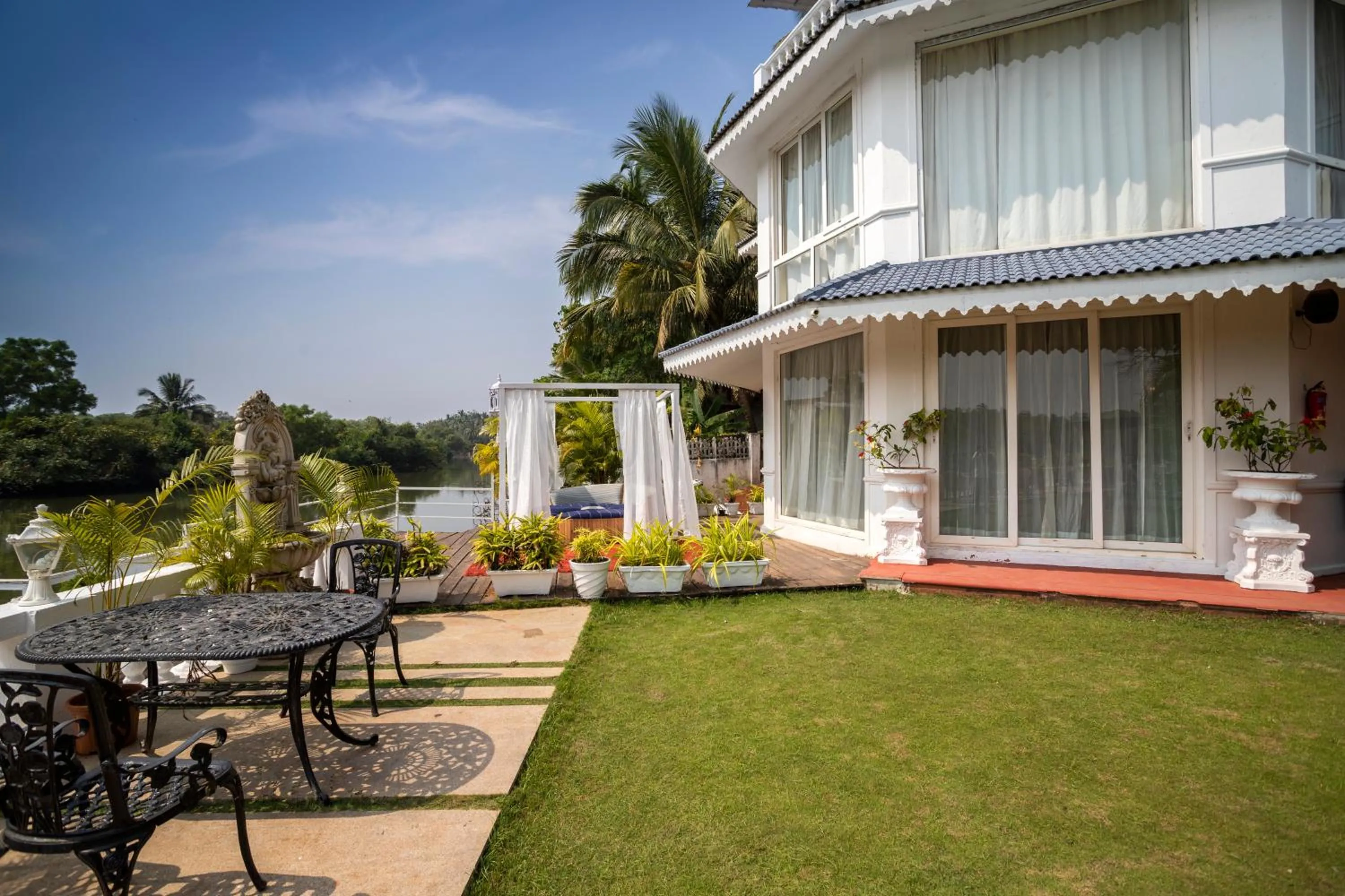 Garden view in Stone Wood Riverfront Resort, Siolim