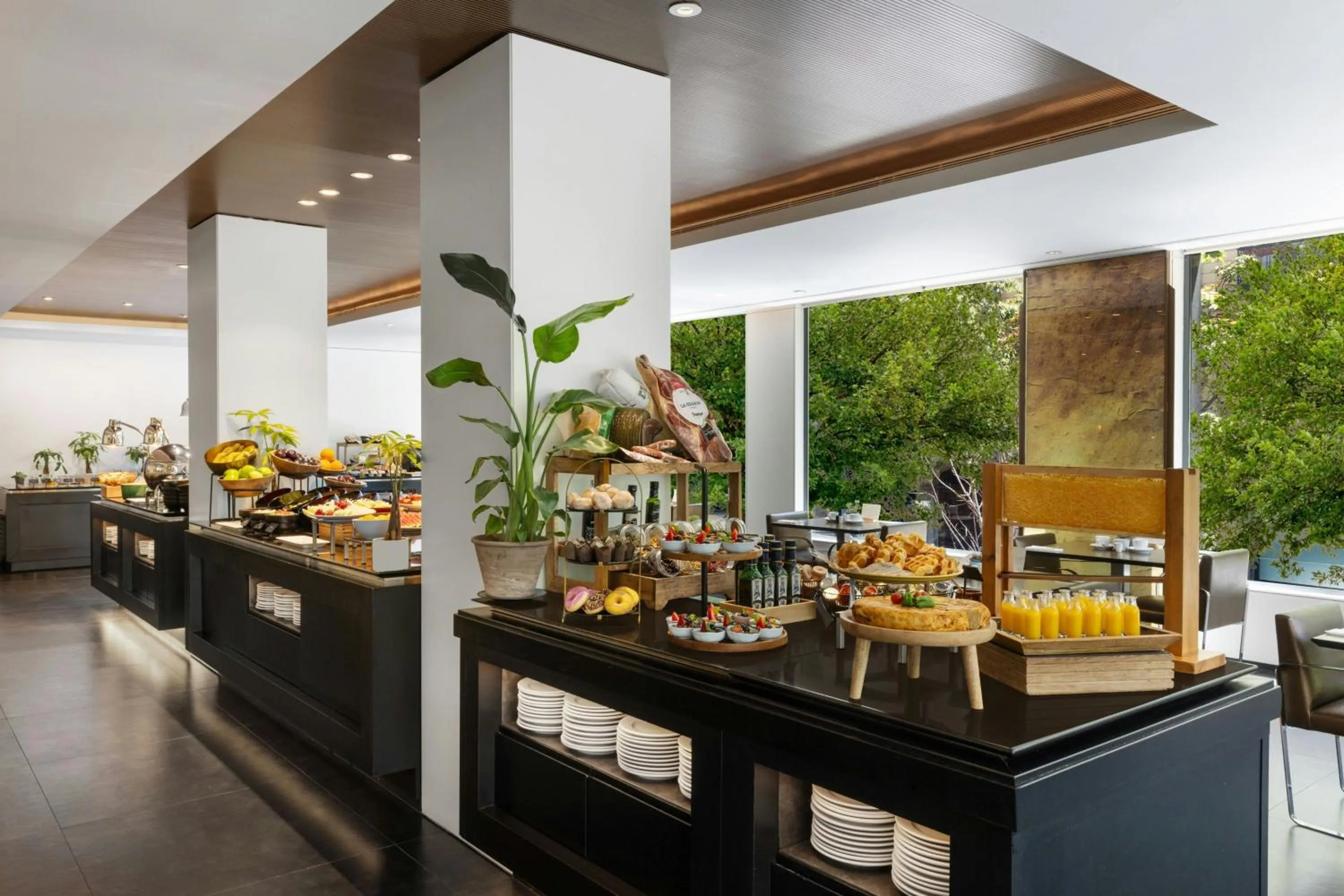 Breakfast in Renaissance Barcelona Hotel